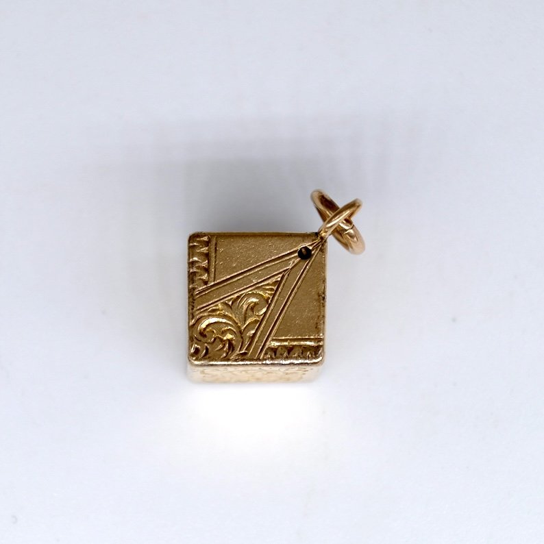 BVL739 engraved box side 3.jpg