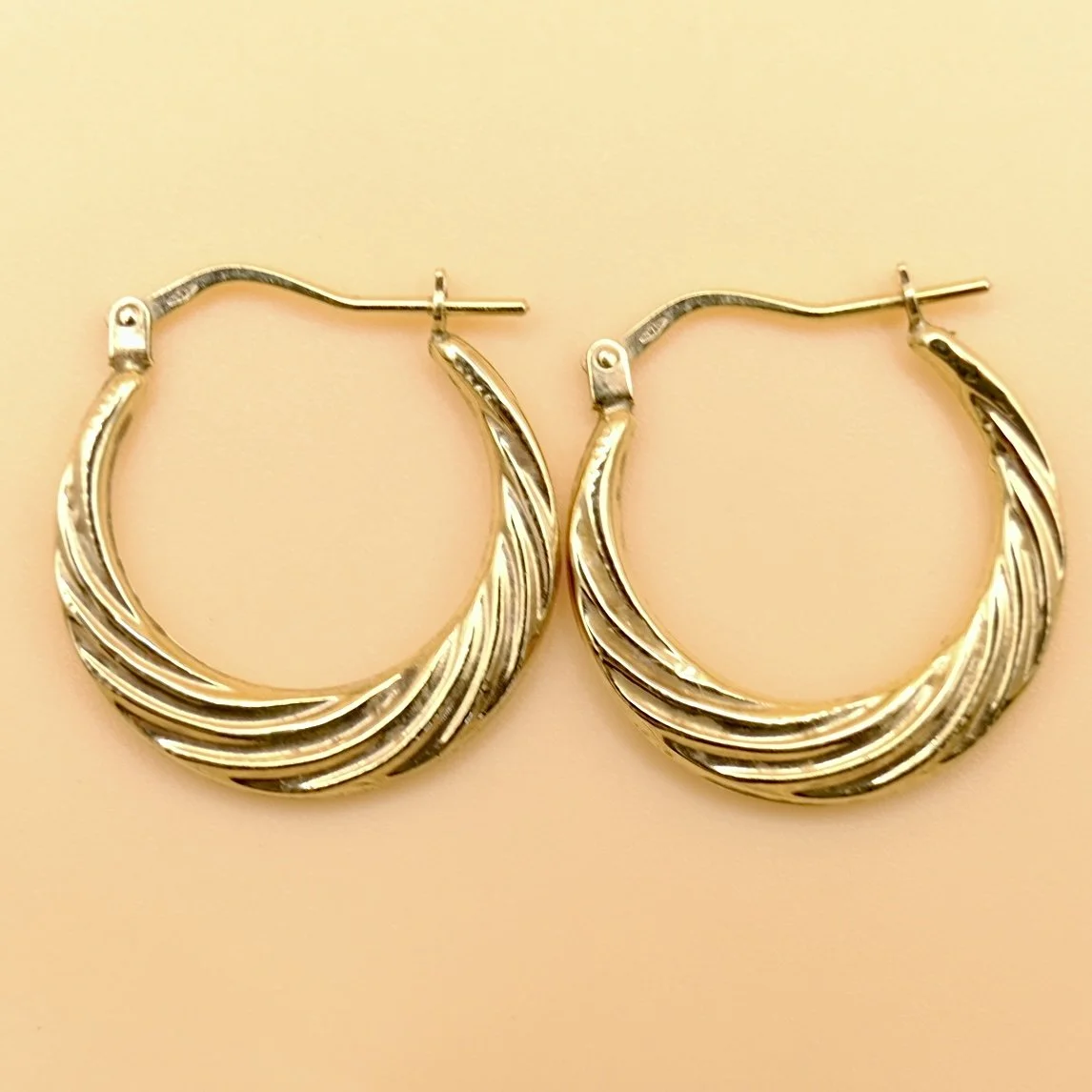 BVL1067 gold hoops-2.jpg