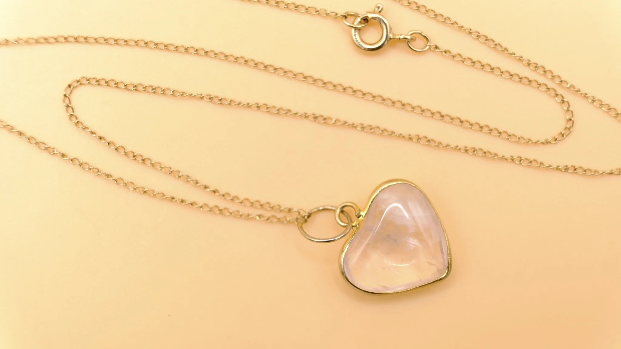 BVL1120-rose-quartz-heart-pendant-chain.jpg