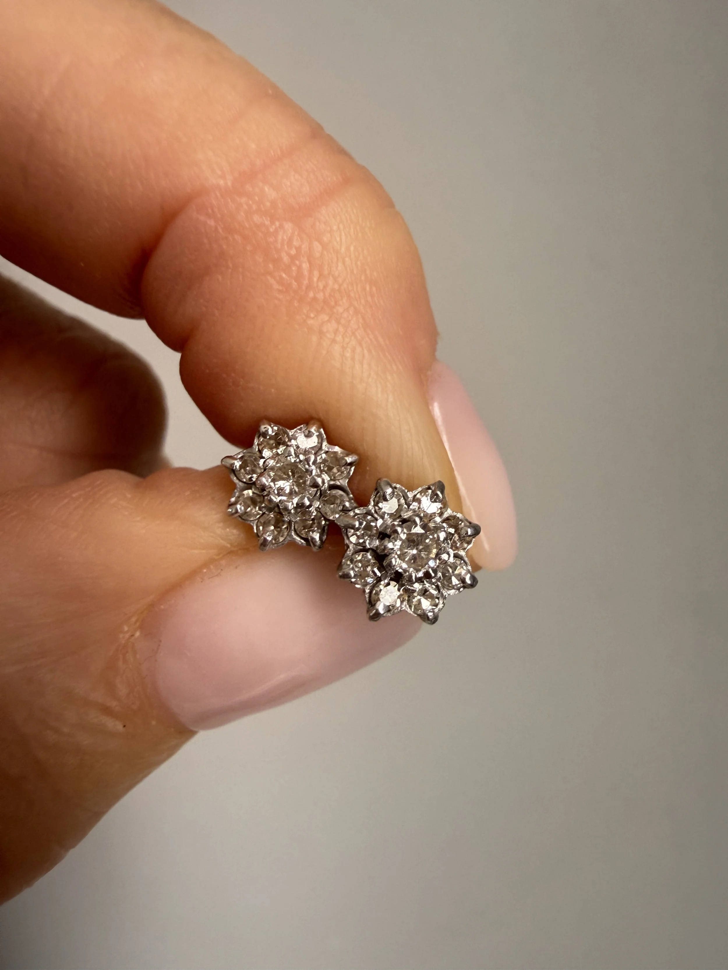 BVL1053-paste-daisy-stud-earrings-held.JPG