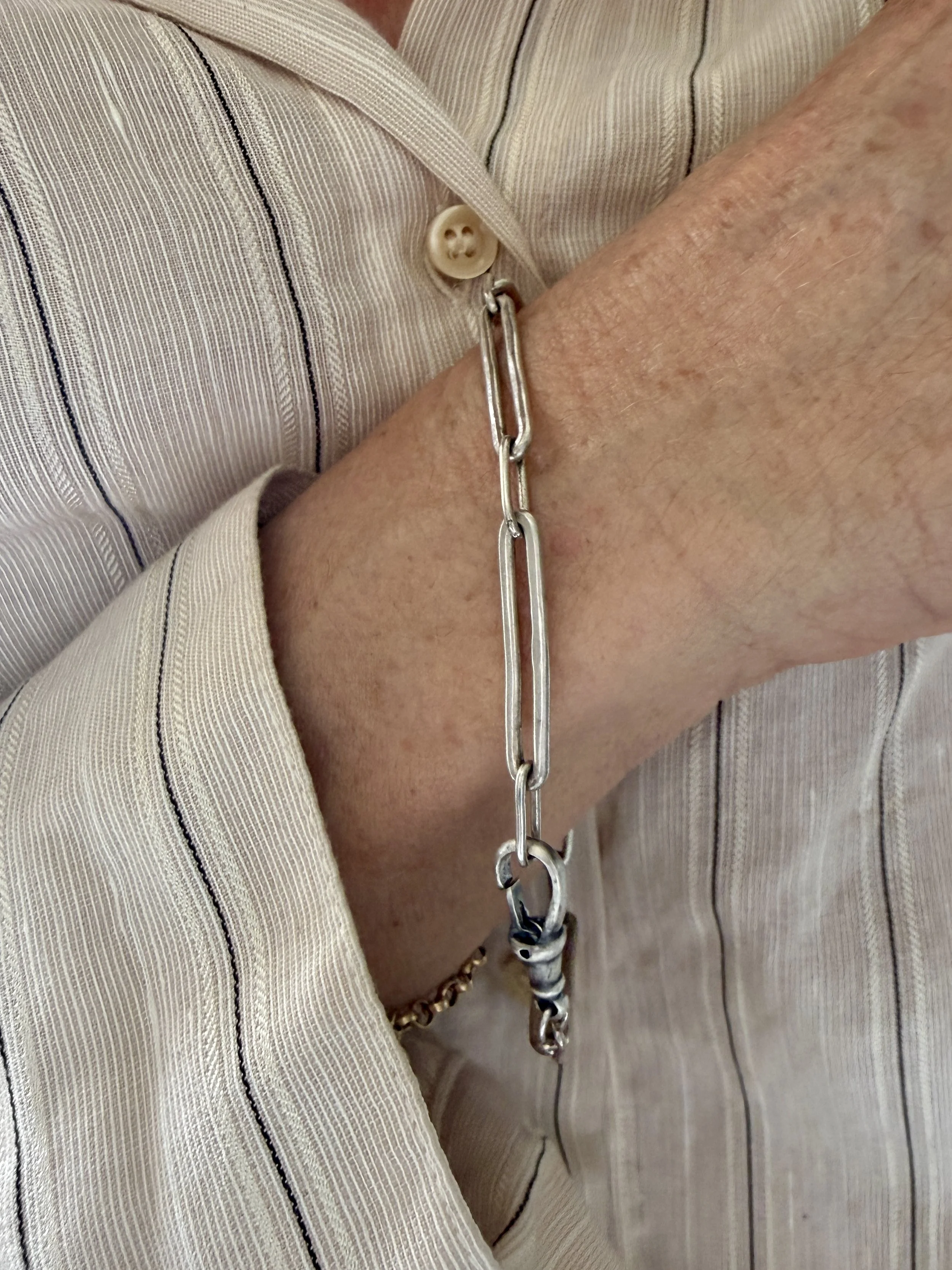 BVL1191-silver-paperclip-bracelet-worn.jpg