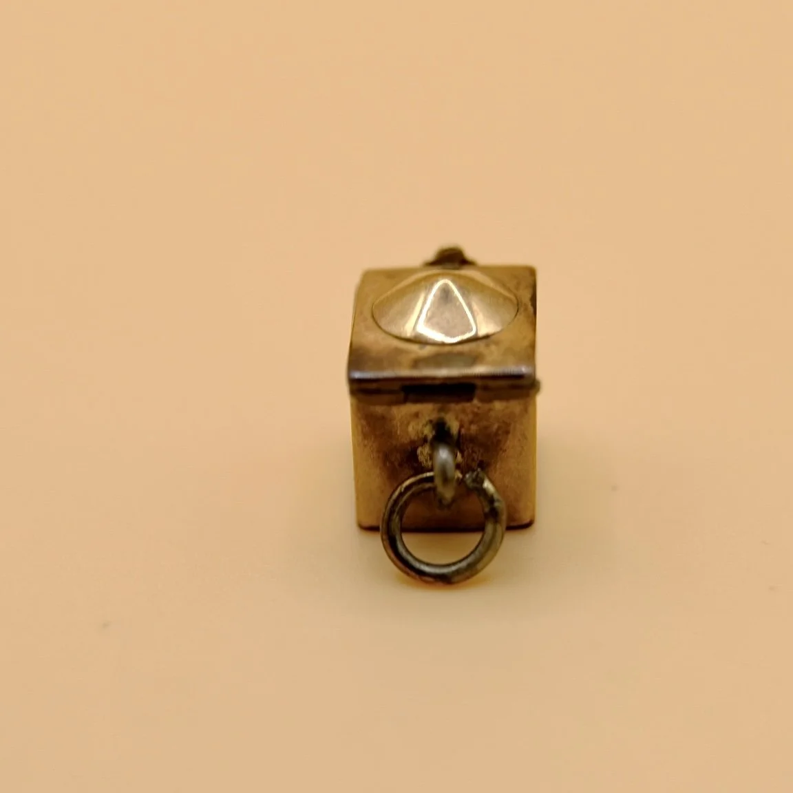 BVL1005-rabbit-in-a-box-charm-ring.jpg
