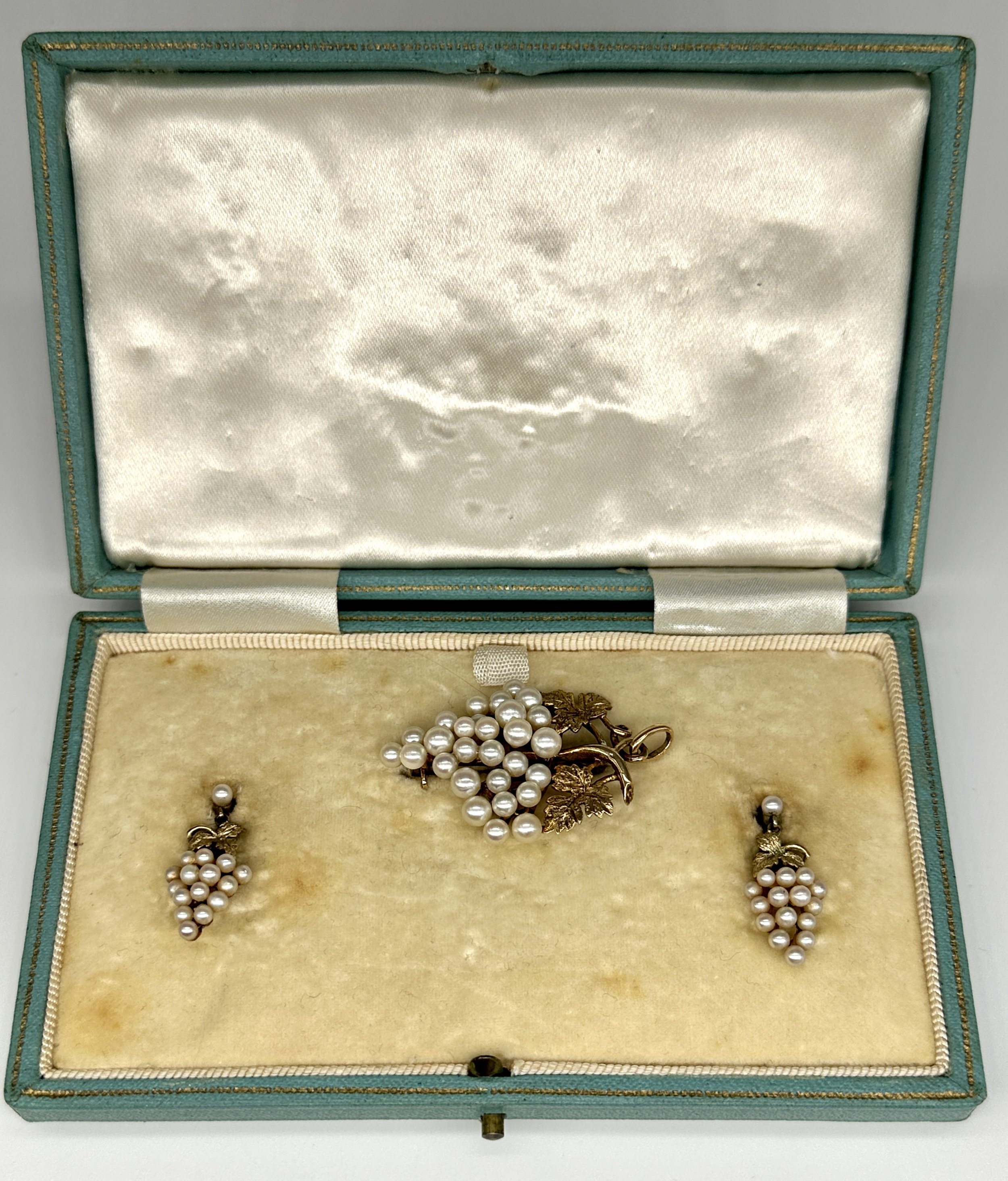 BVL515 pearl grape set boxed.jpg
