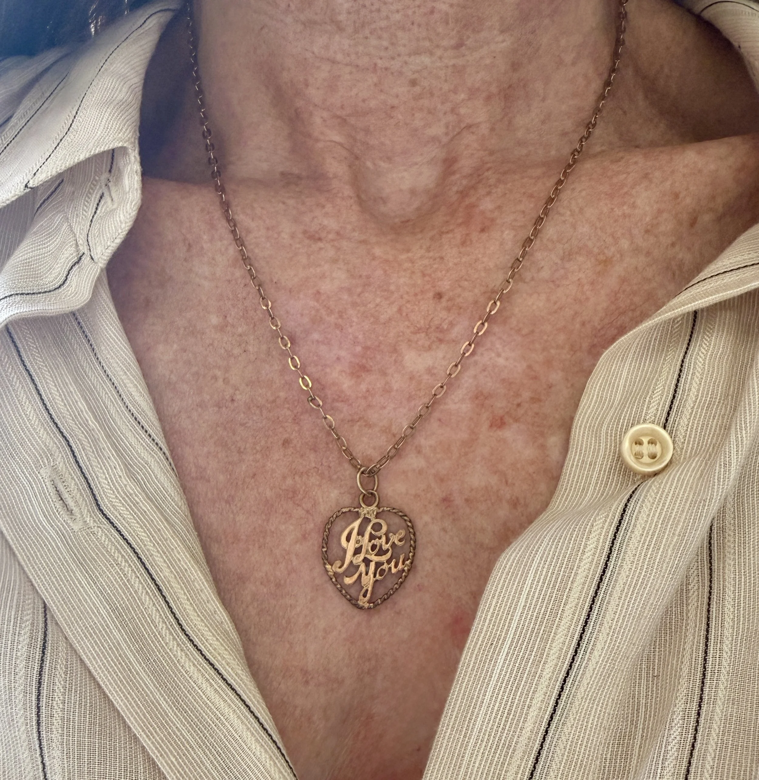 BVL1300-I-love-you-heart-pendant-worn.jpg