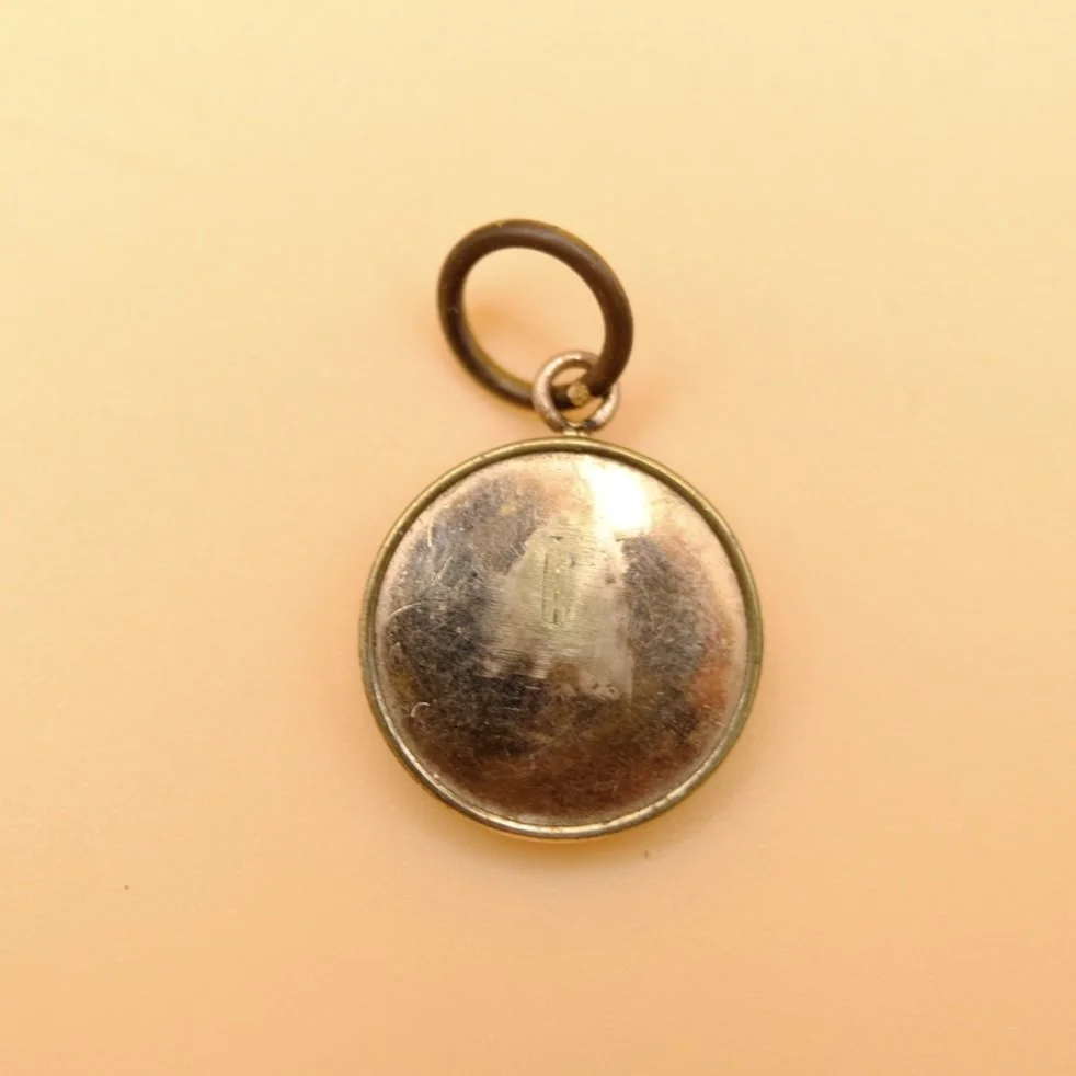 BVL1161-spaniel-charm-back.jpg