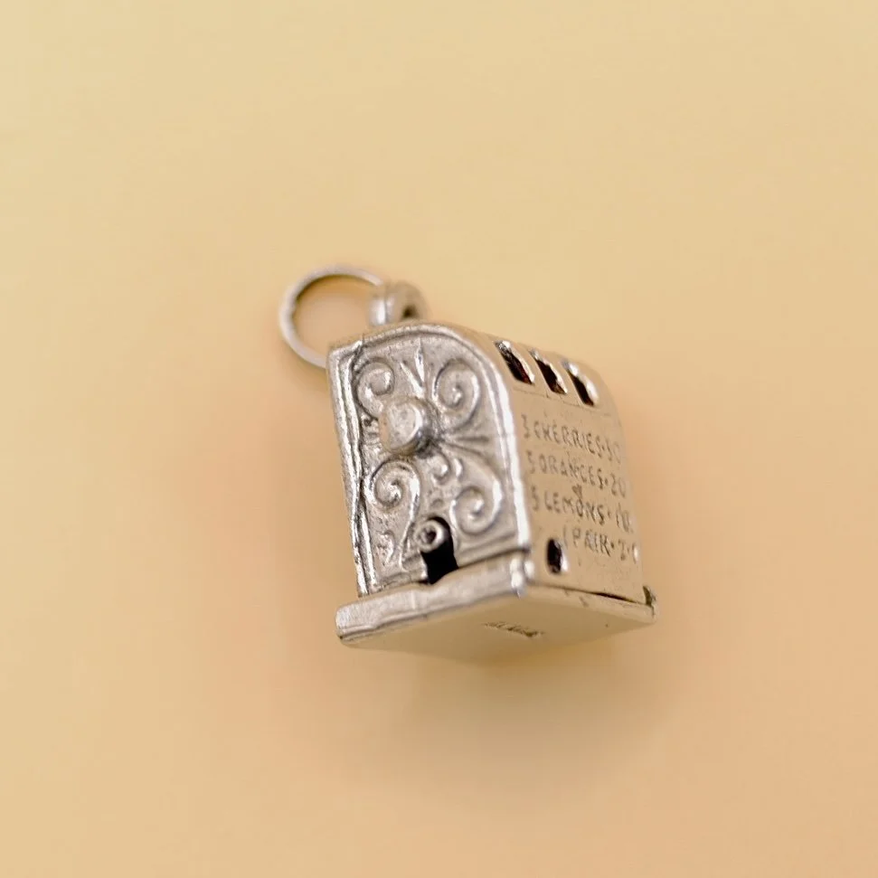 BVL1133-silver-fruit-machine-pendant-side.jpg