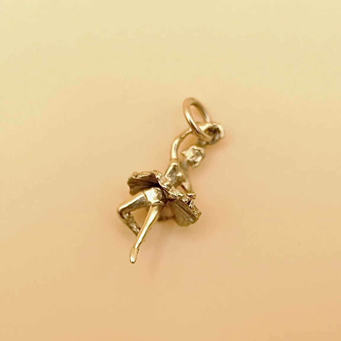 BVL1061-9ct-ballerina-charm.jpg