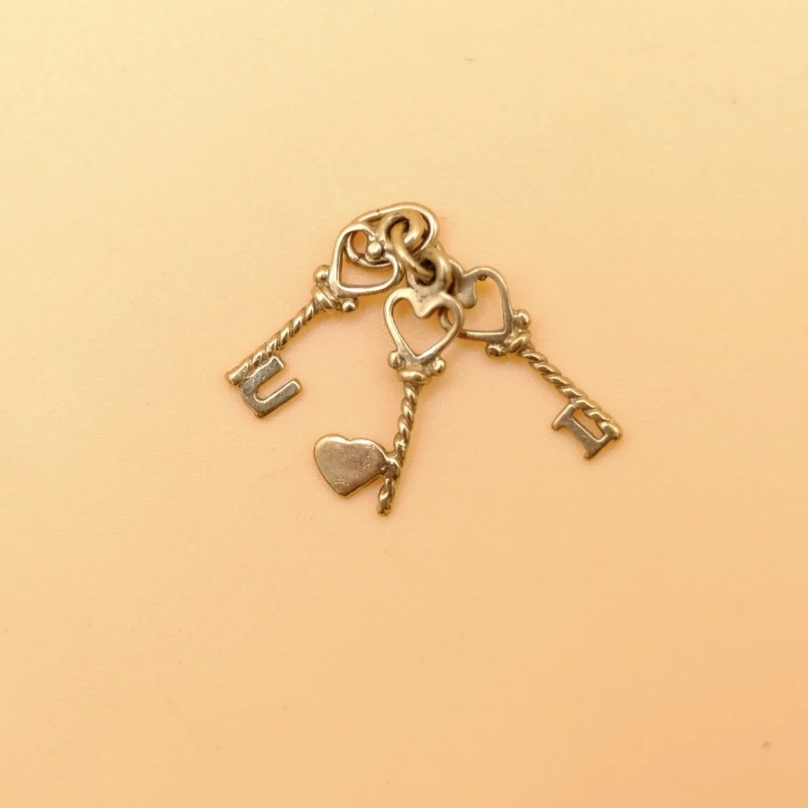 BVL1047-I-love-u-keys-charm-back.jpg