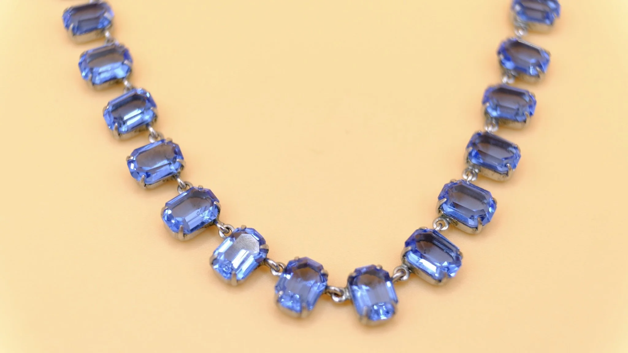 BVL1022-blue-paste-necklace-close.jpg