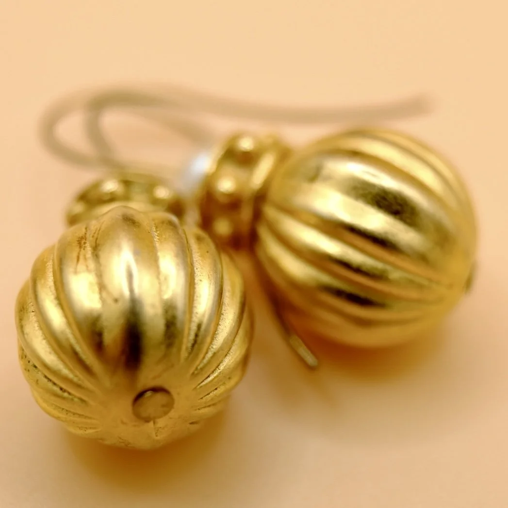 BVL944-ribbed-ball-drop-earrings-base.jpg