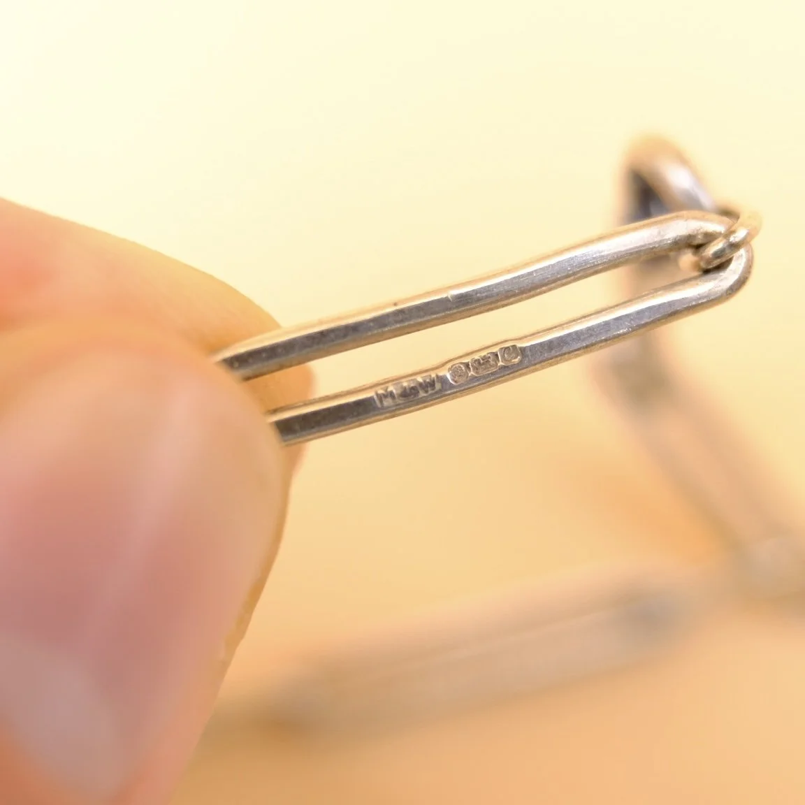 BVL1191-silver-paperclip-bracelet-marks.jpg