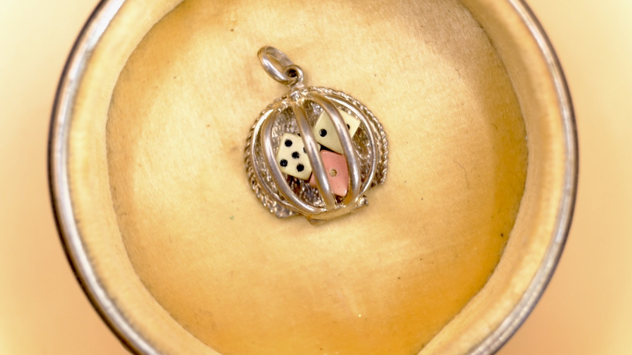 BVL1064-silver-dice-holder.jpg