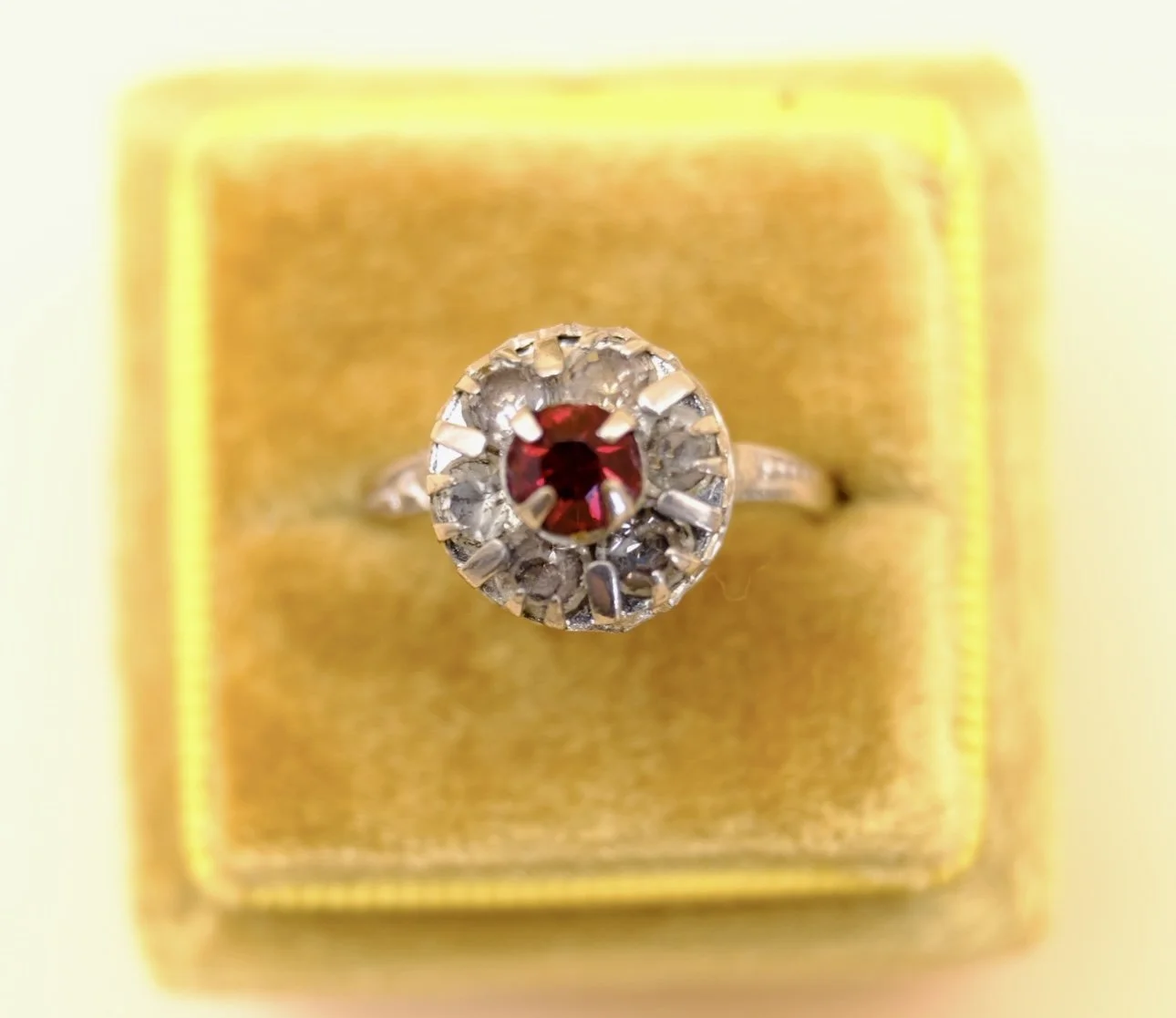BVL1111-red-daisy-paste-ring.jpg