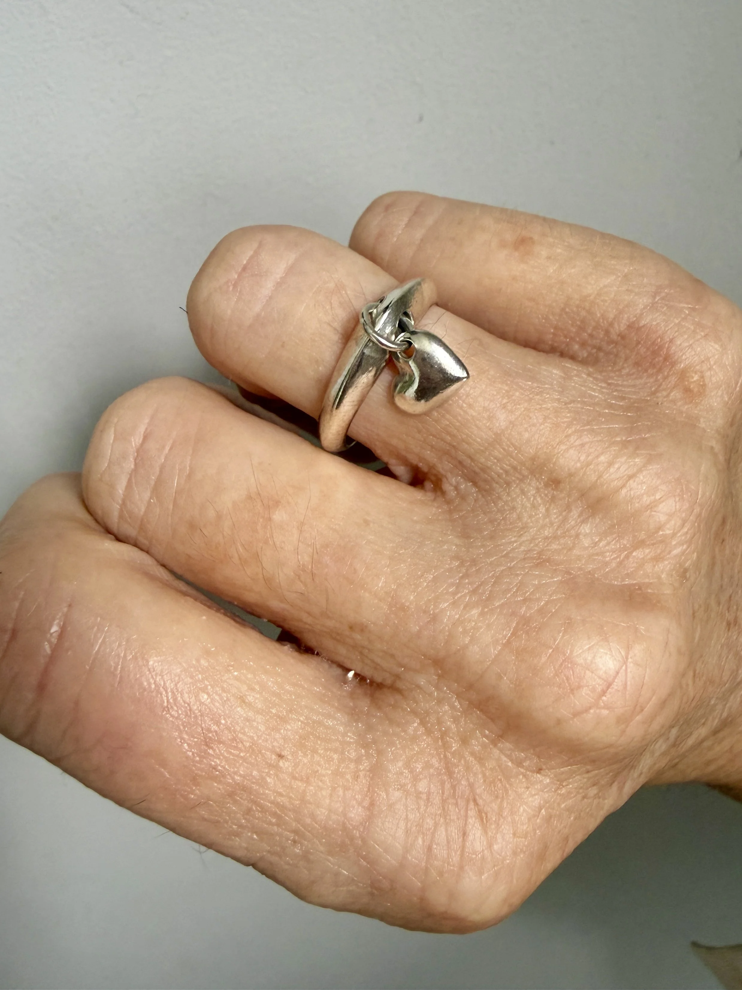 BVL1253-silver-heart-ring-worn.jpg