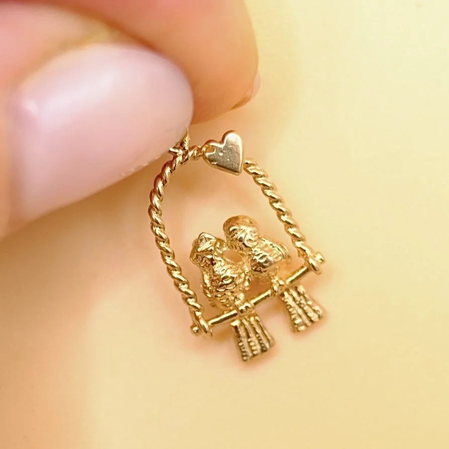 BVL10106-love-birds-charm-held.jpg