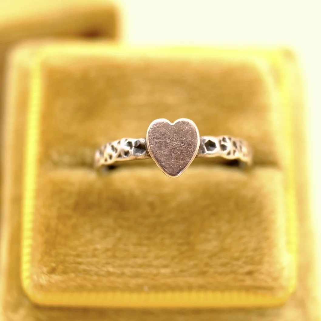 BVL1196-silver-gold-heart-ring-box.jpg