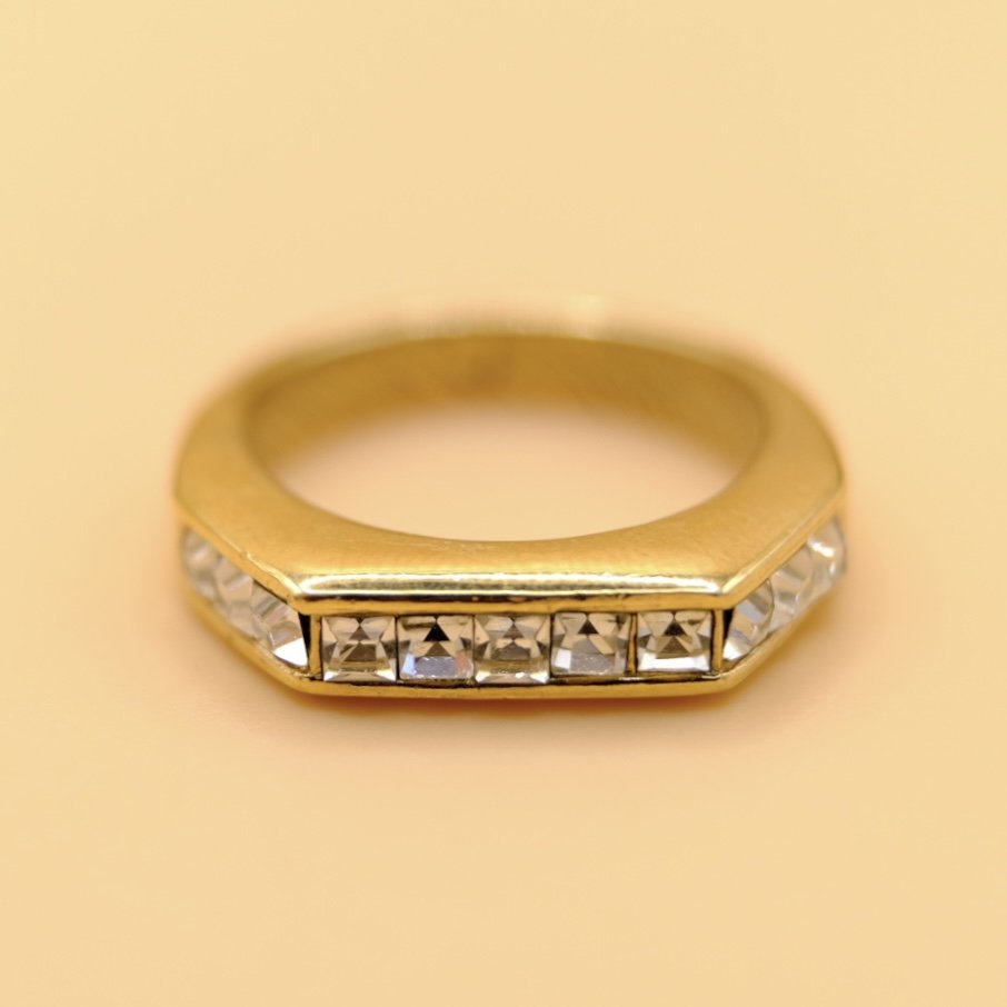 BVL1206-paste-half-eternity-ring.jpg