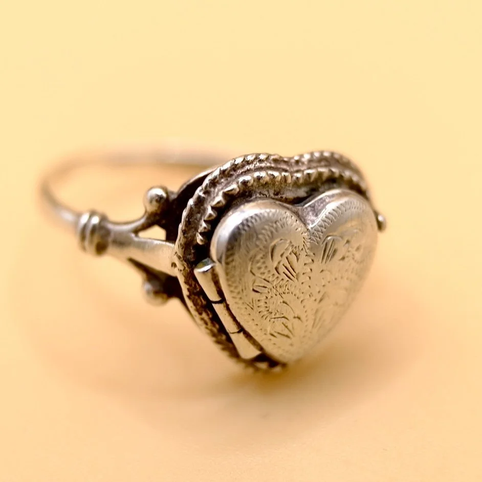 BVL1242-silver-heart- locket-ring.jpg