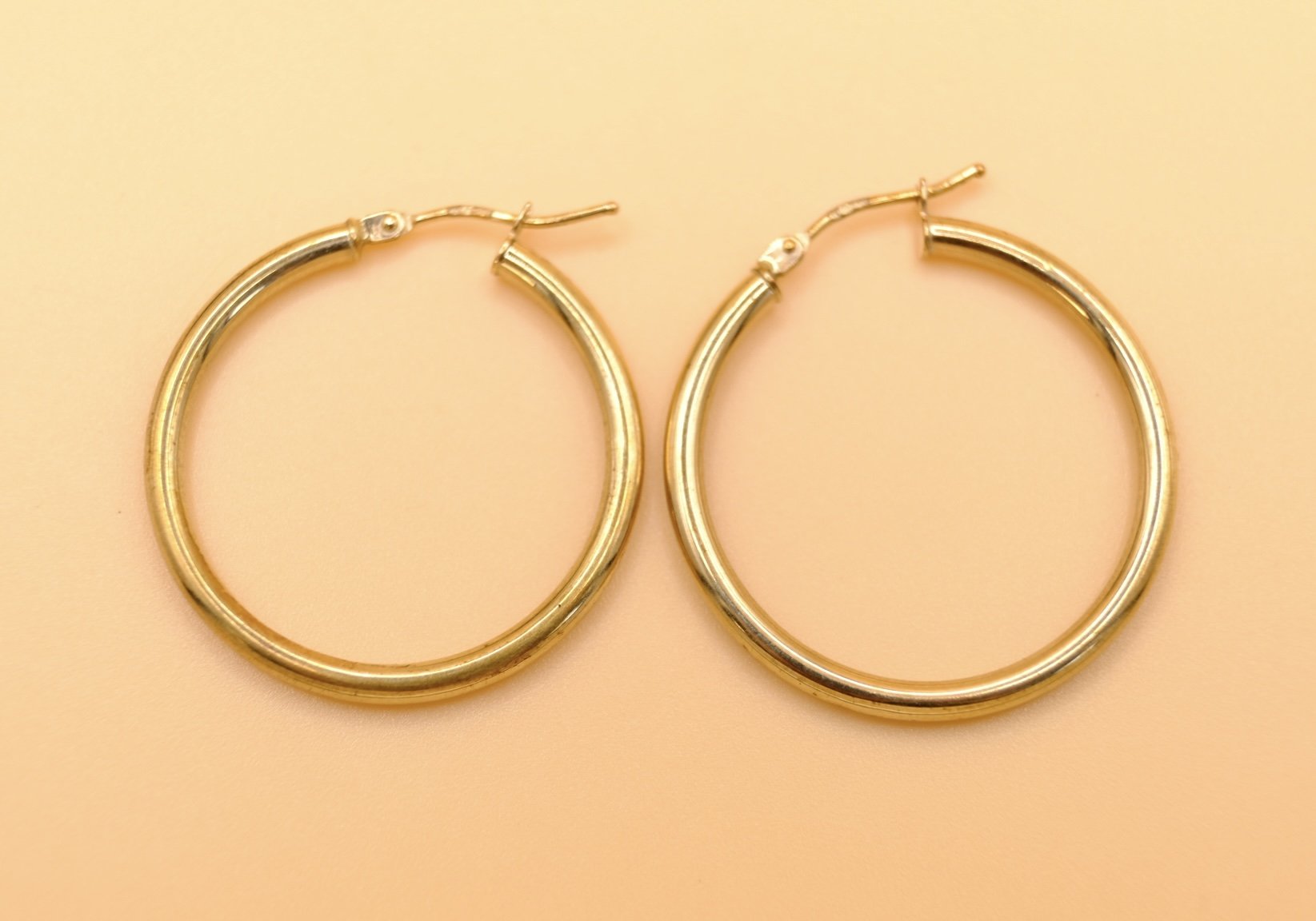 BVL1189-9ct-gold-medium-hoops.jpg