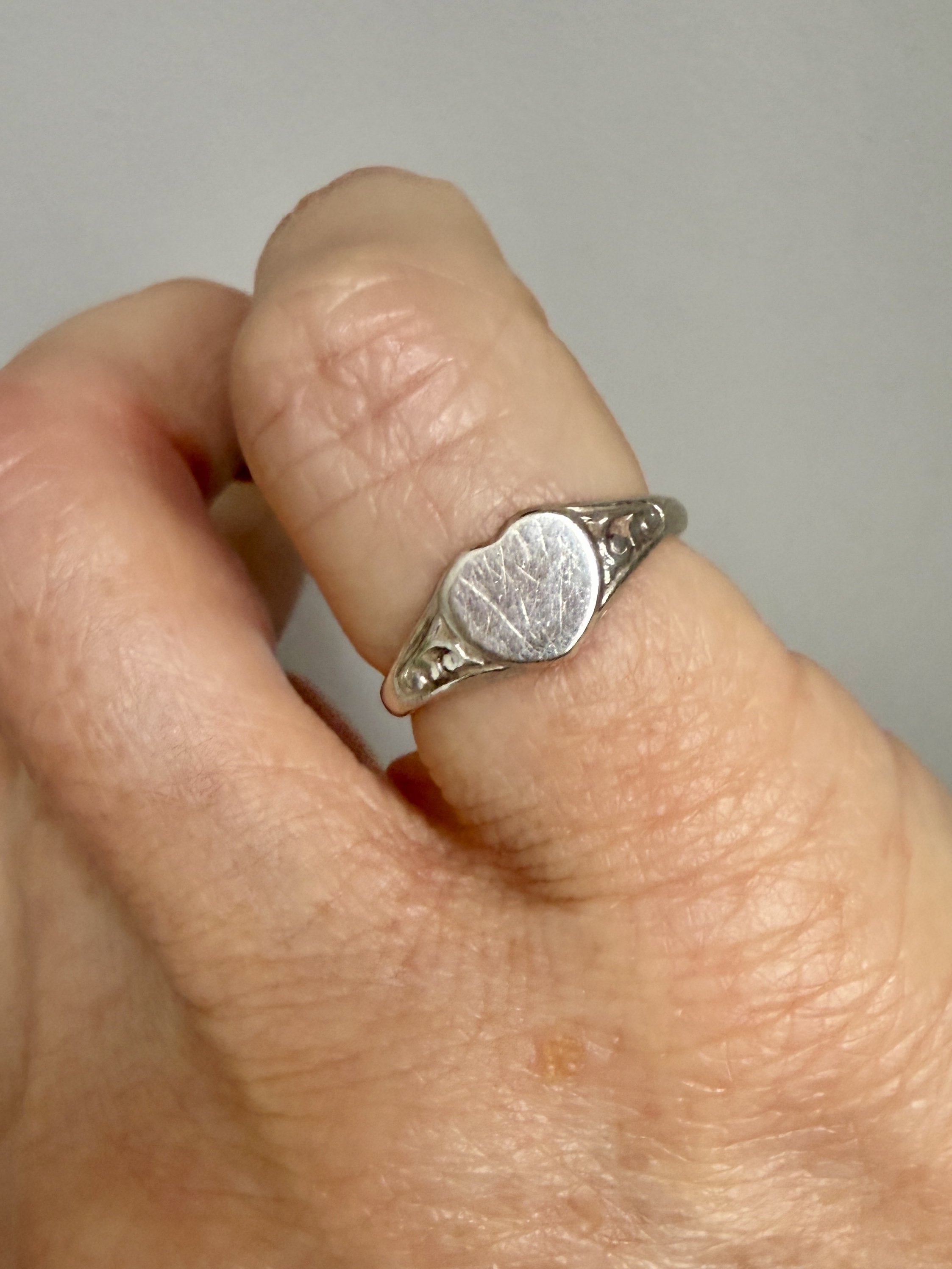 BVL1155-silver-heart-ring-worn.jpg