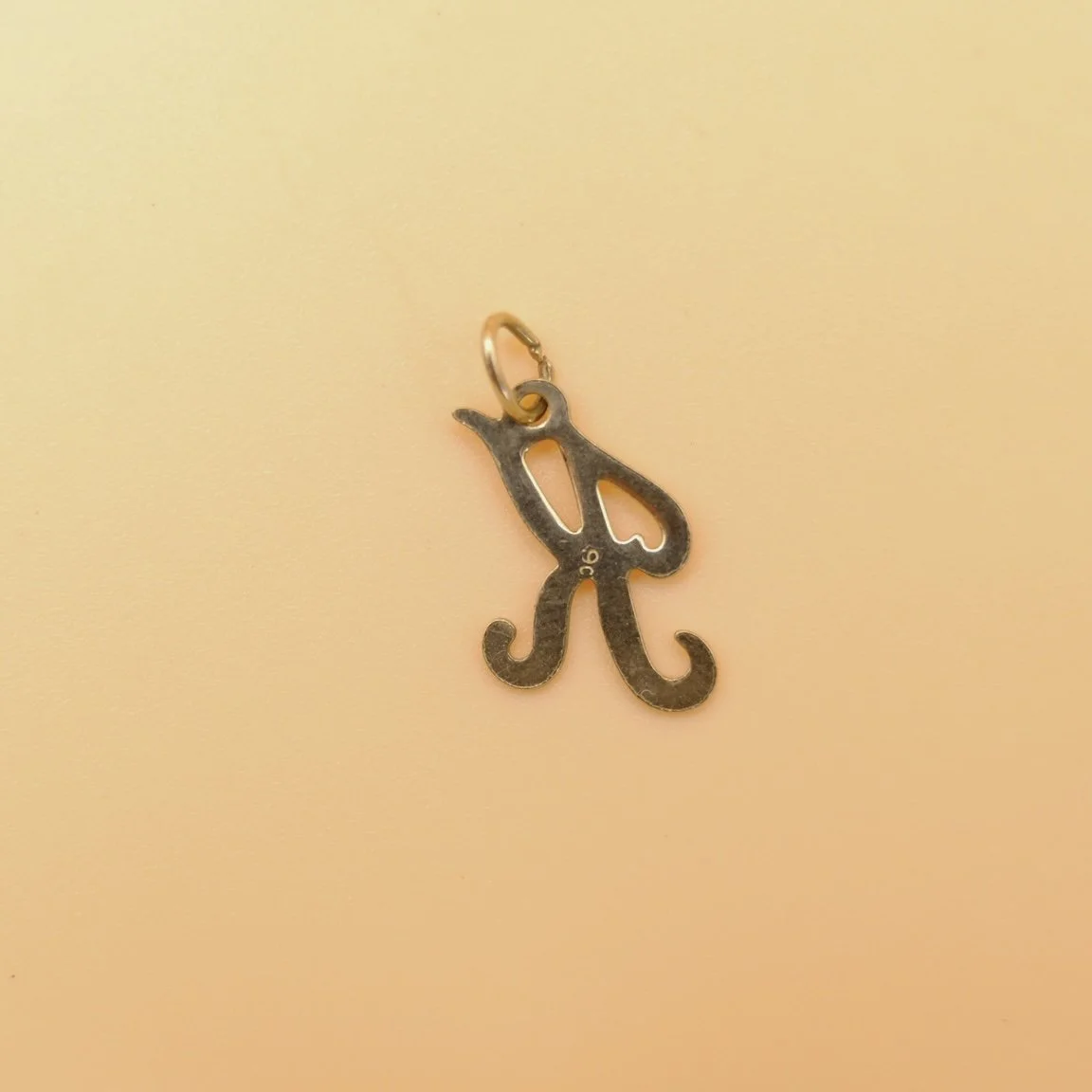 BVL1143-9ct-K-charm-back.jpg