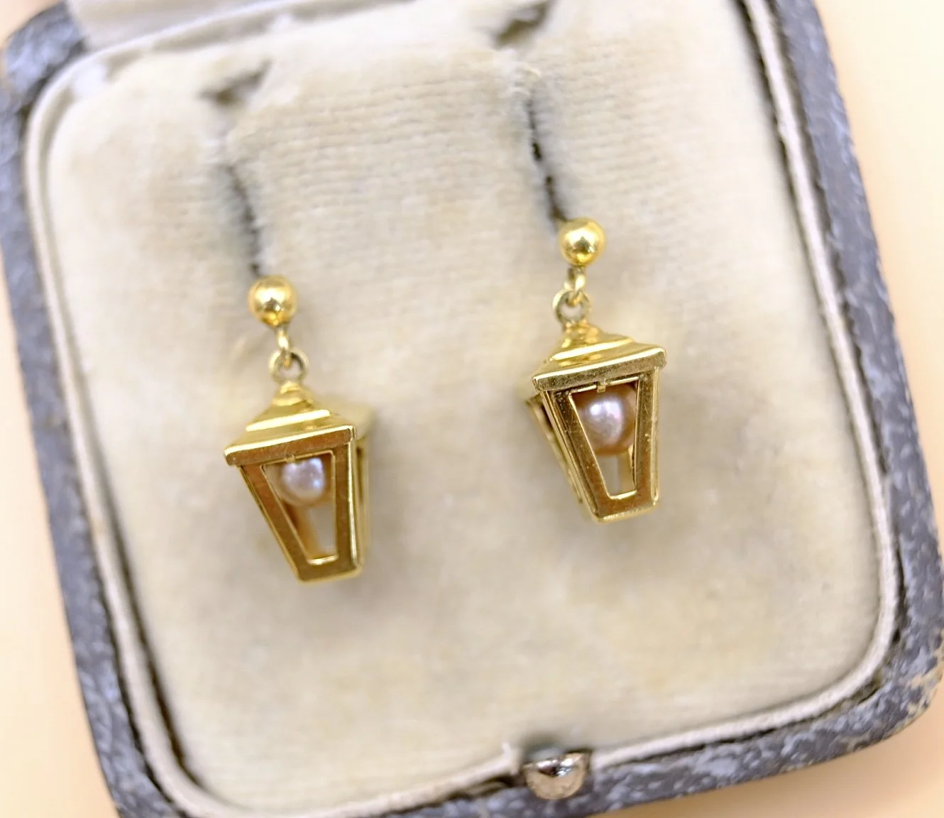 BVL1085-gold-pearl-lantern-earrings-box.jpg