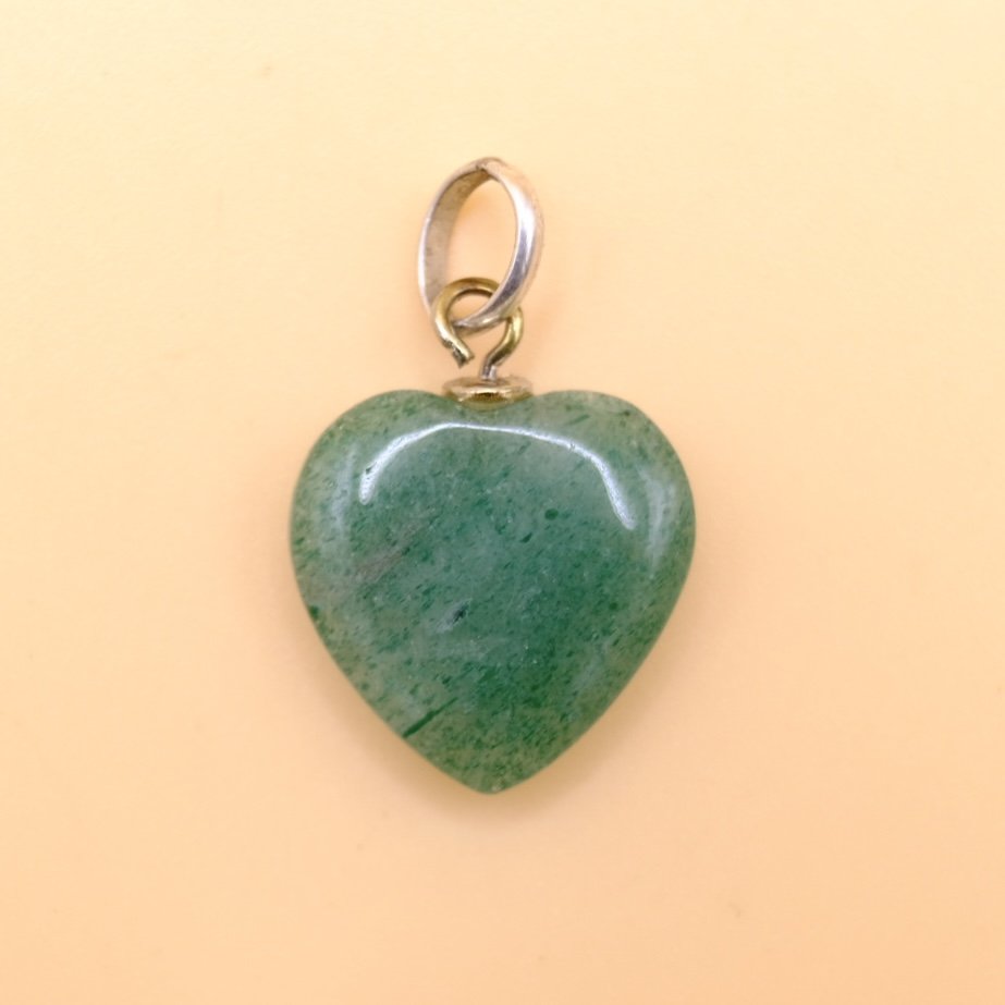 BVL1066-jade-heart-pendant-back.jpg