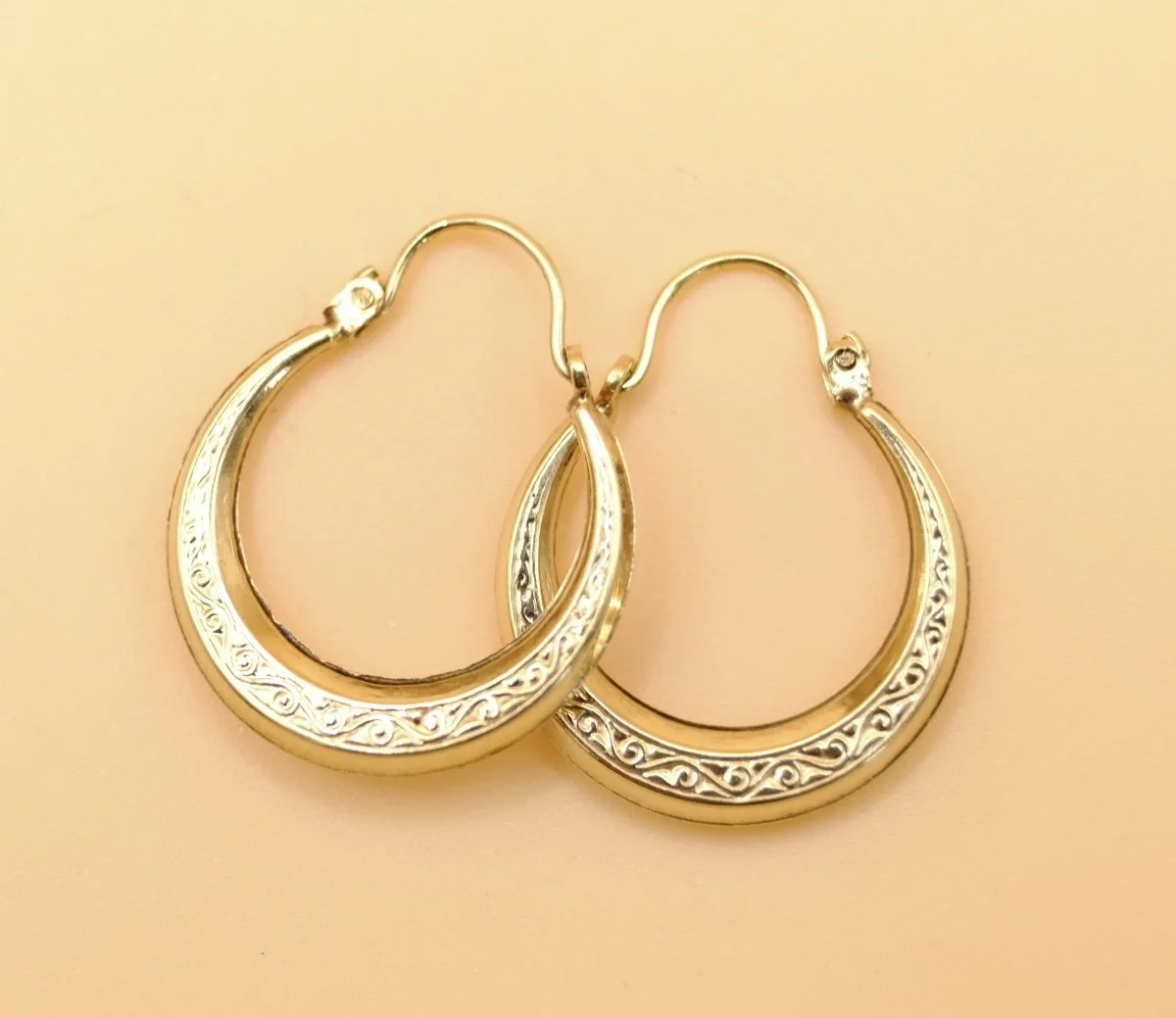 BVL1148-gold-engraved-hoop-earrings-front.jpg