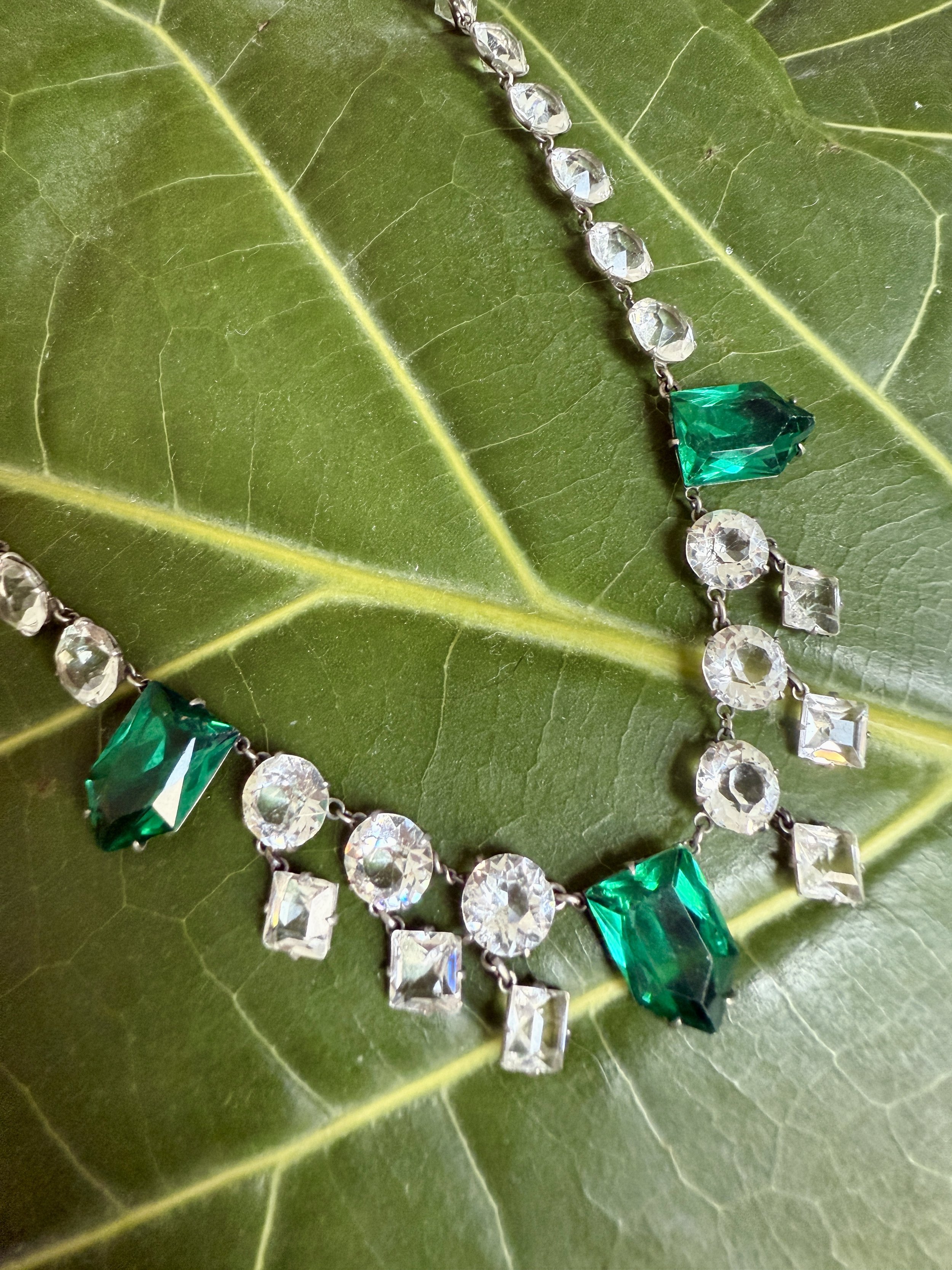 BVL714 green & clear paste rivière leaf.jpg