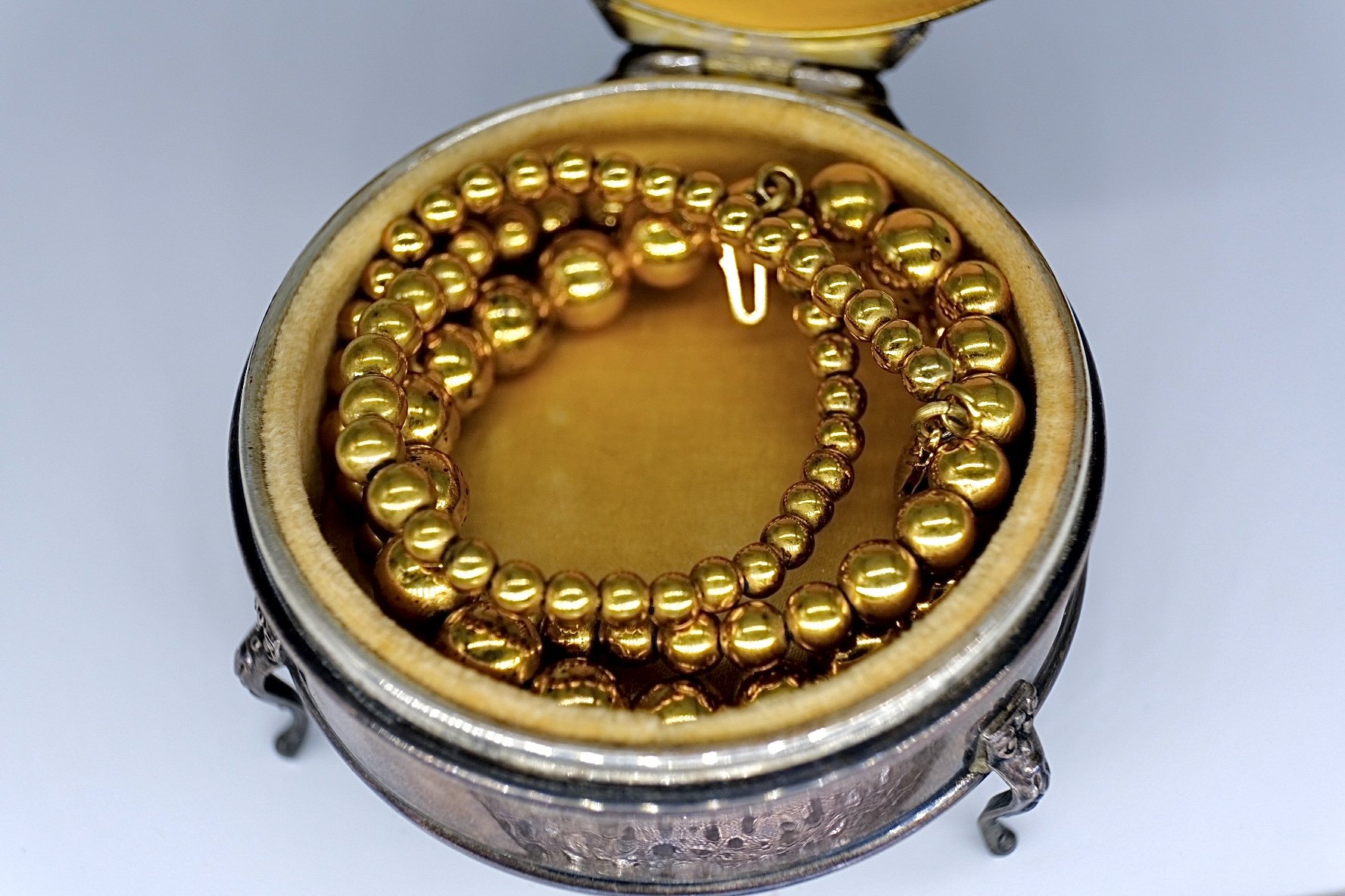 BVL554 silver gilt beads box.jpg