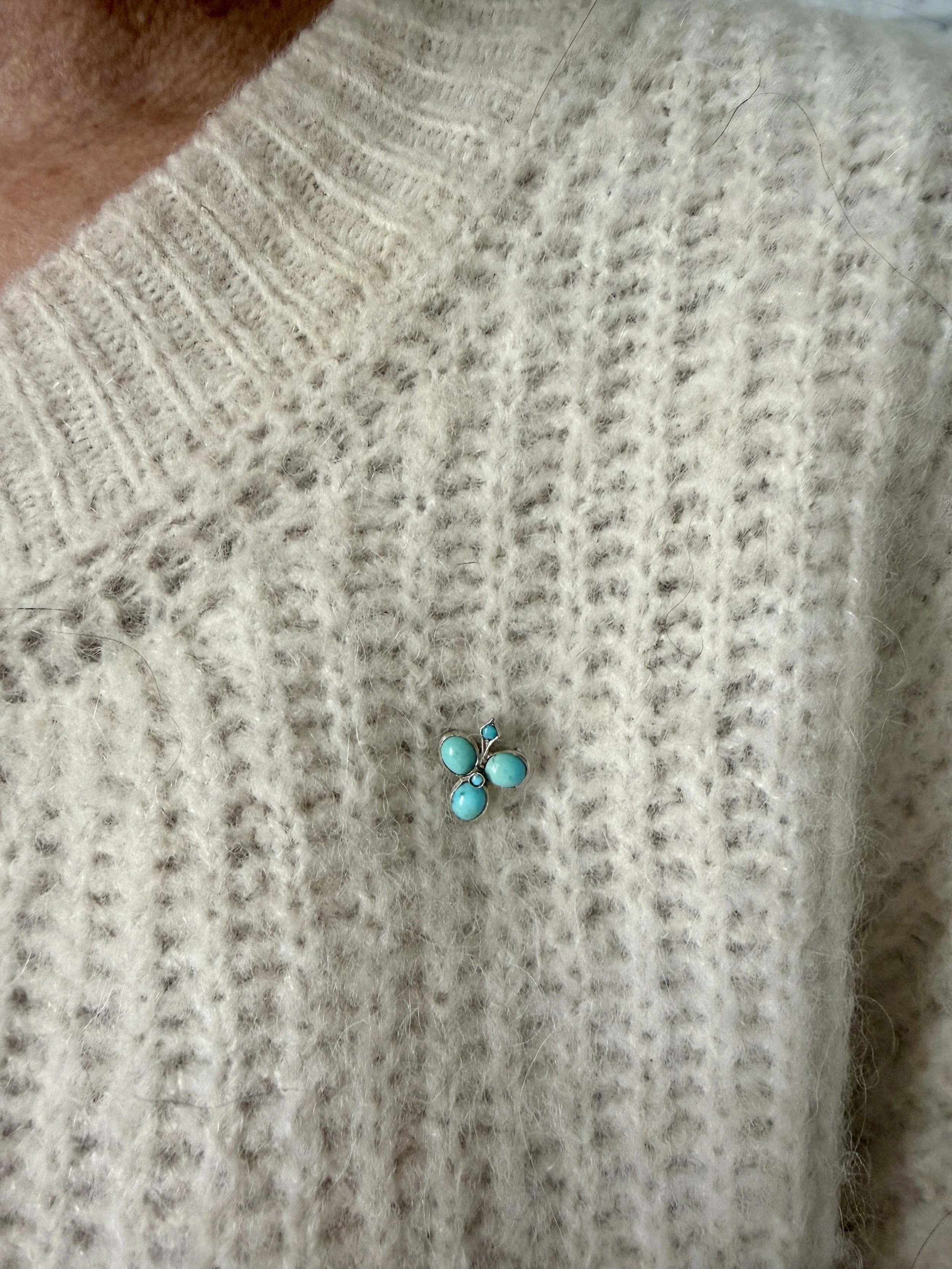 BVL1000-turquoise-shamrock-brooch-worn.jpg