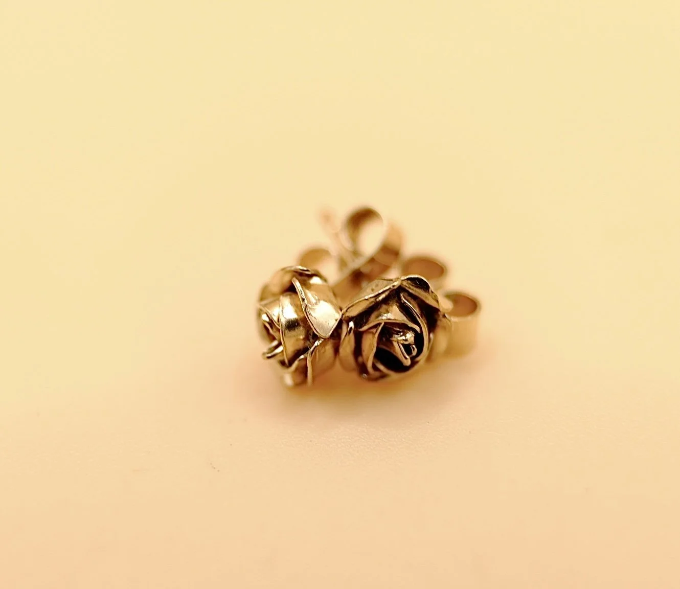 BVL1048-rose-stud-earrings.jpg