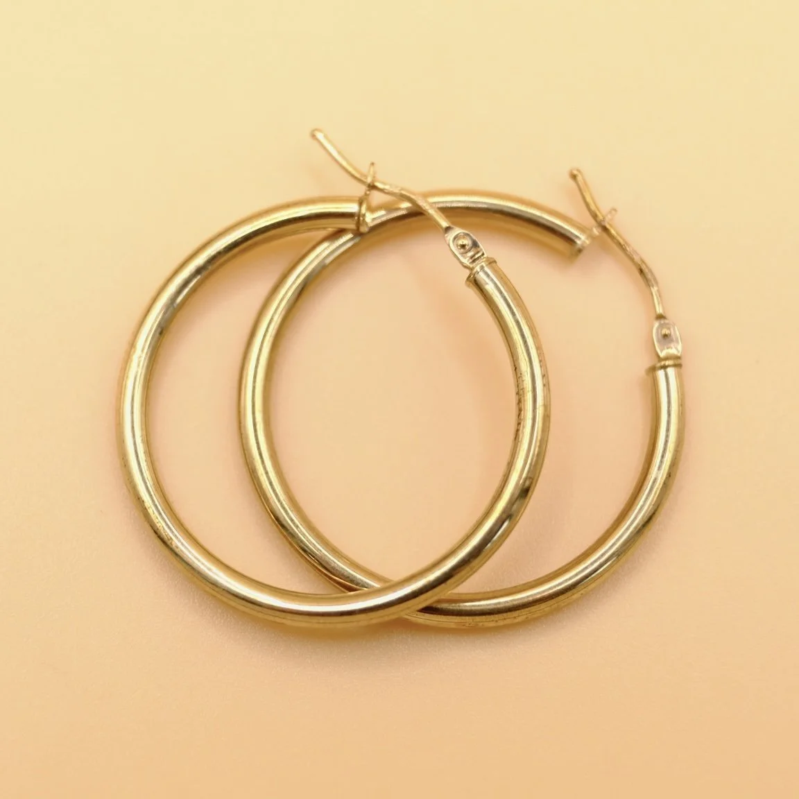 BVL1189-9ct-gold-medium-hoops-pair.jpg
