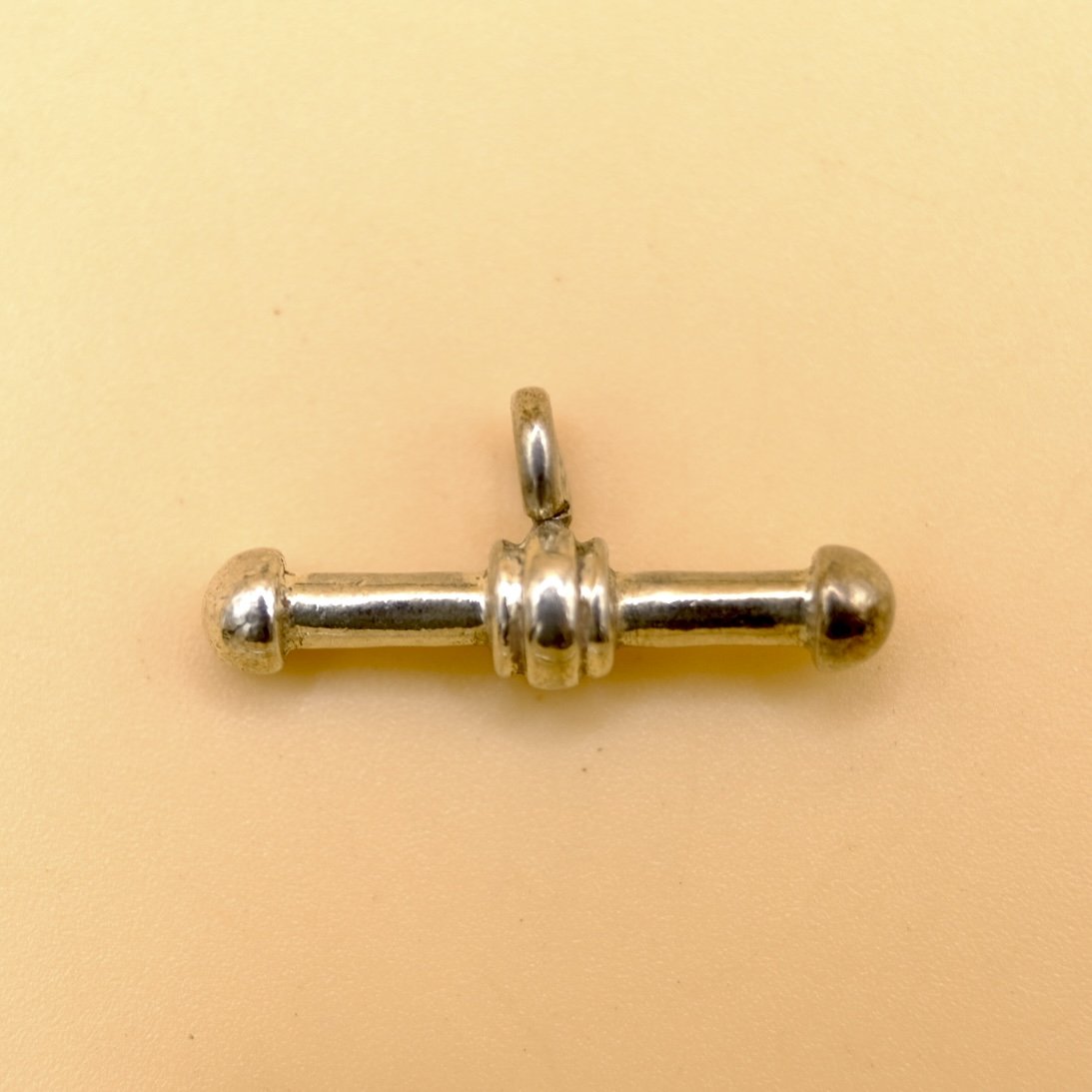 BVL1086a-silver-t-bar-back.jpg