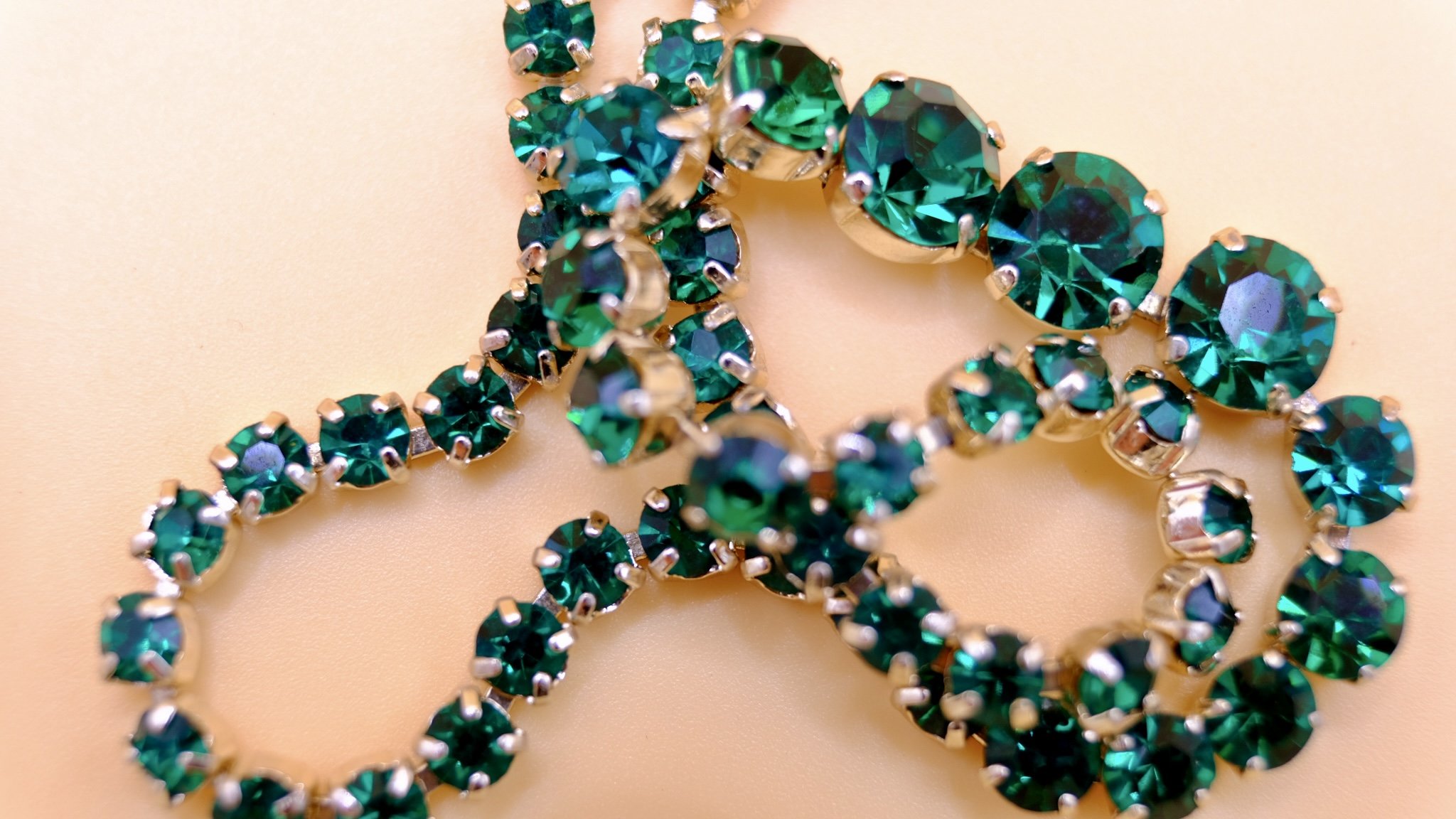 BVL923-green-paste-rivière-necklace .jpg