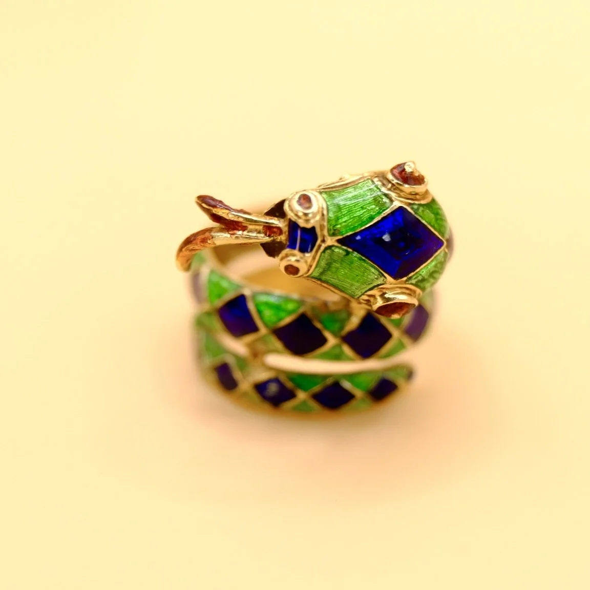 BVLtbc-enamel-coiled-snake.jpg
