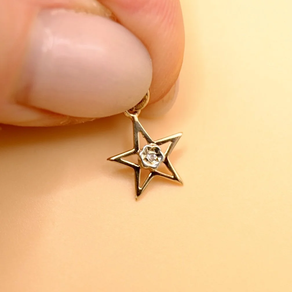 BVL1034-diamond-star-held.jpg
