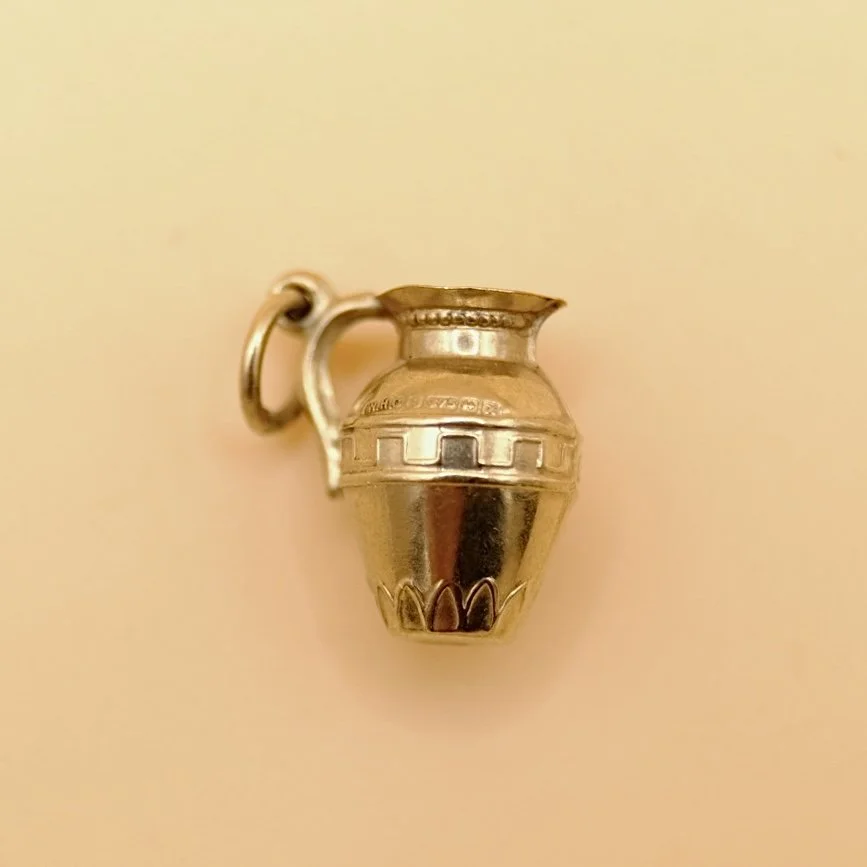 BVL1058-9ct-jug-charm.jpg