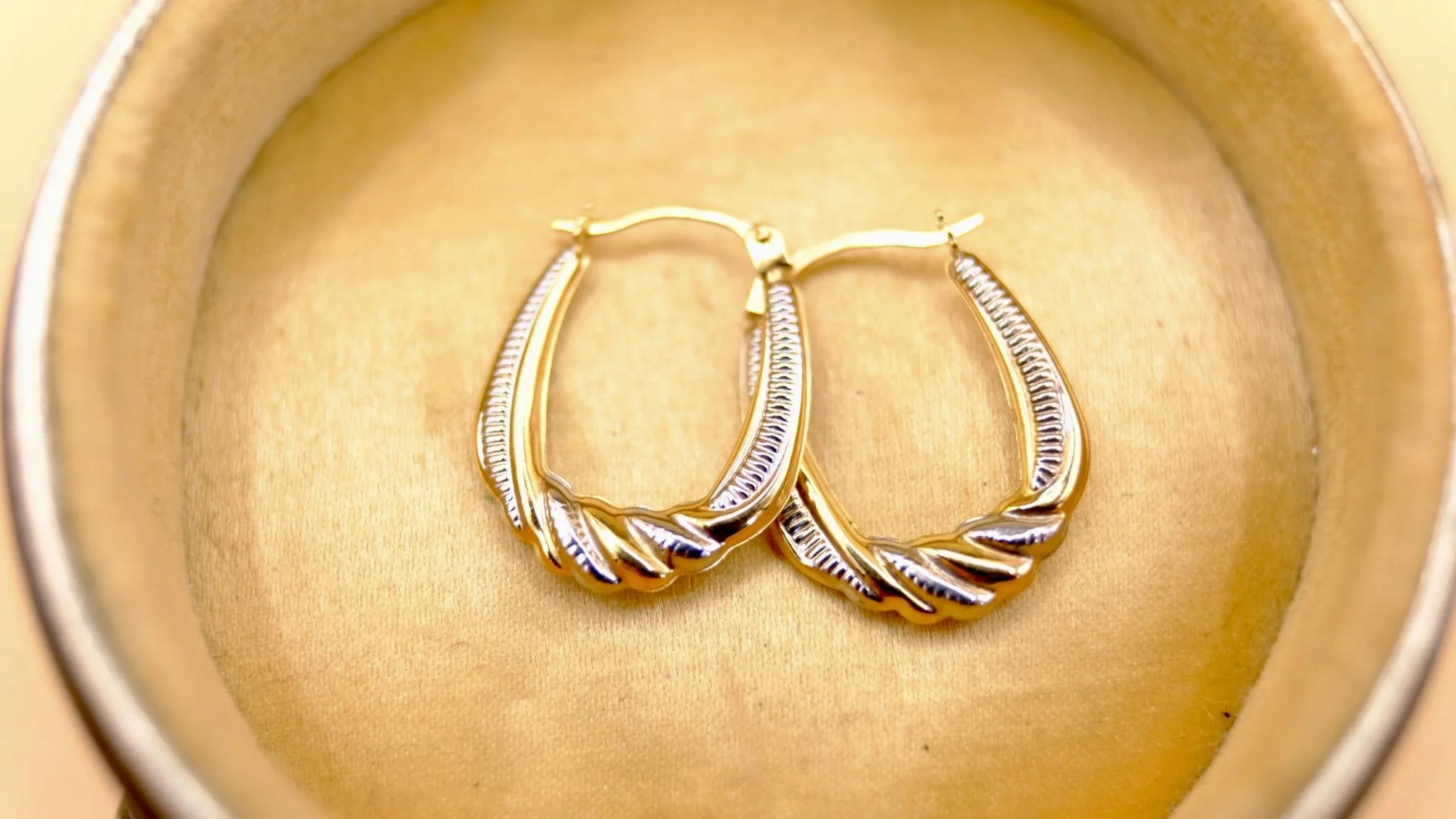 BVL1100-gold-hoops-box.jpg