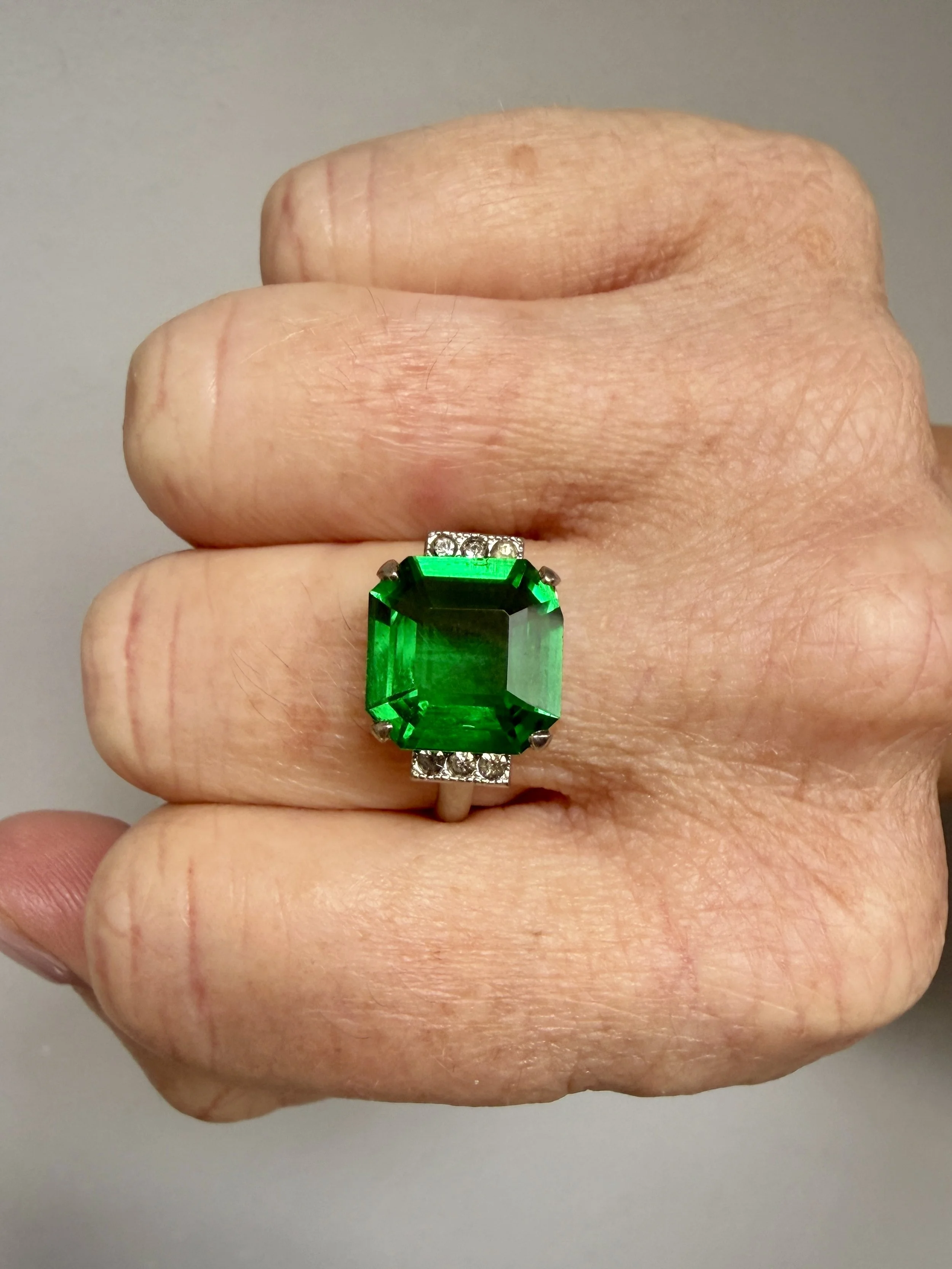 BVL1209-paste-green-square-ring-worn.jpg
