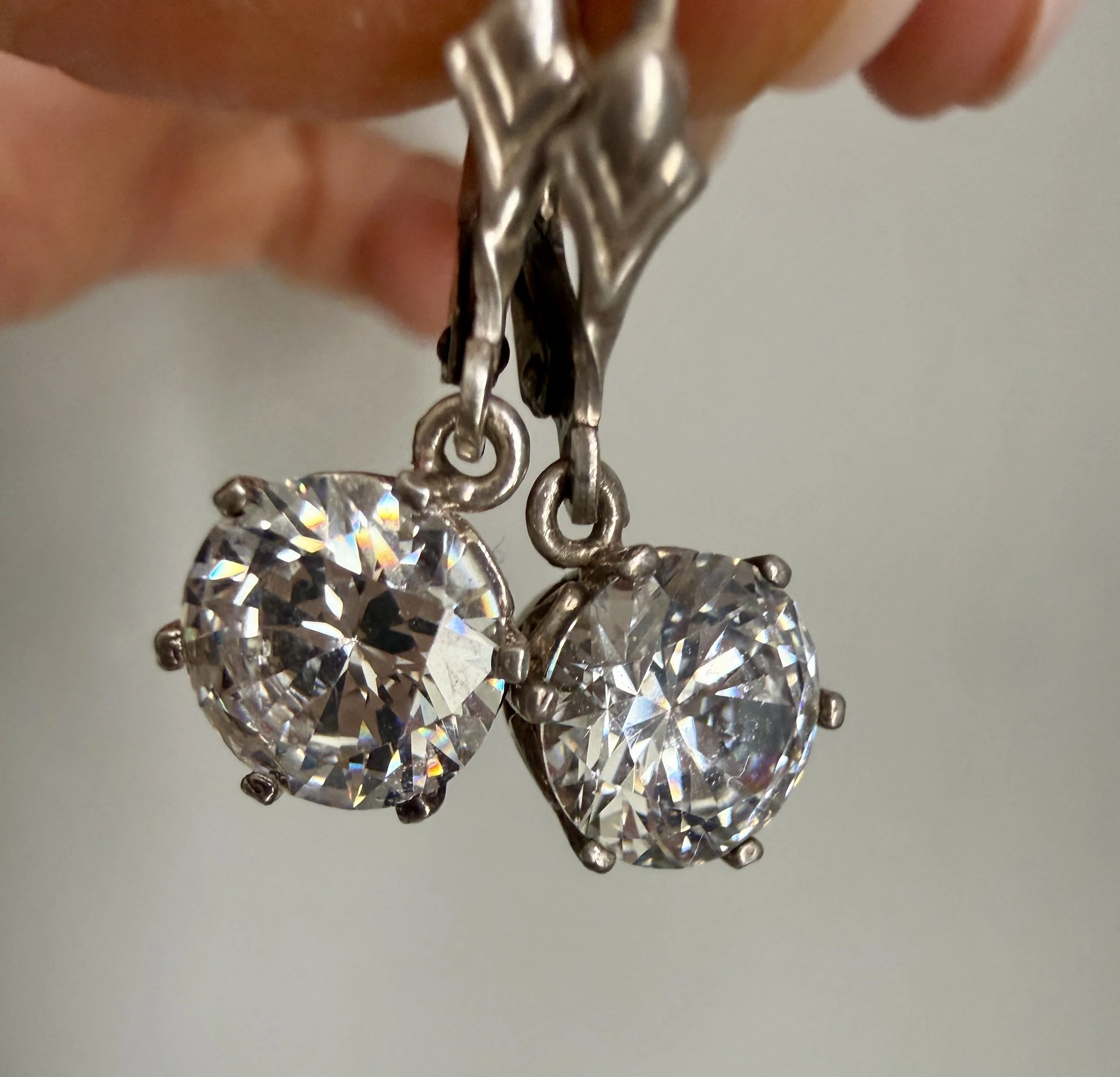 BVL1142-paste-round-drop-earrings-close.jpg