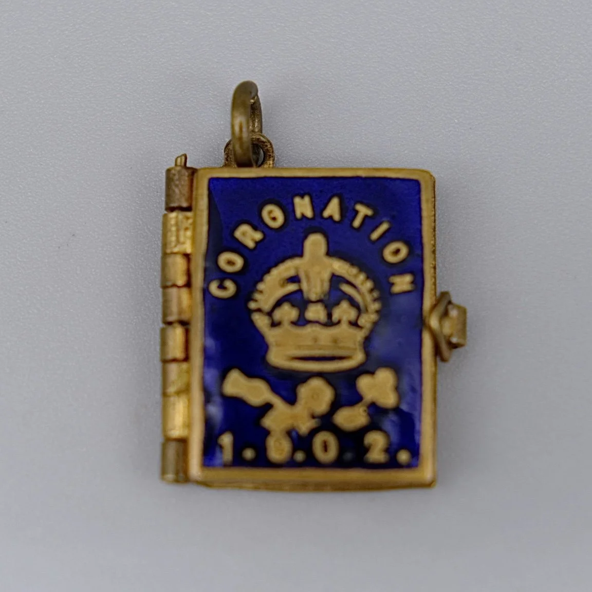 CC11 Edward VII 1902 souvenir book front 2.jpg