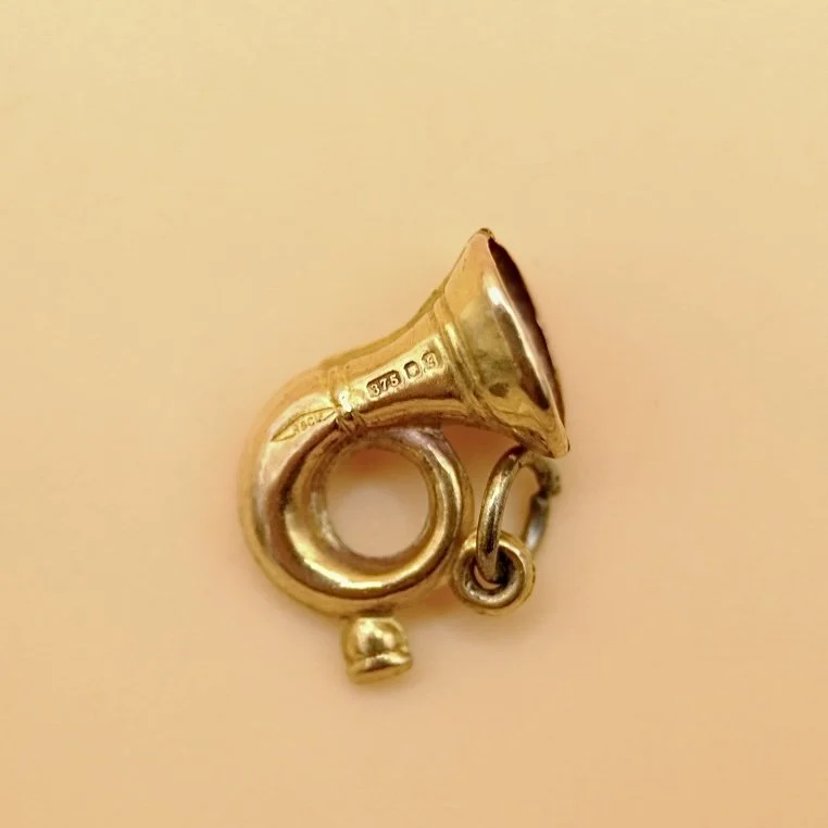 BVL1091-9ct-bugle-charm-marks.jpg