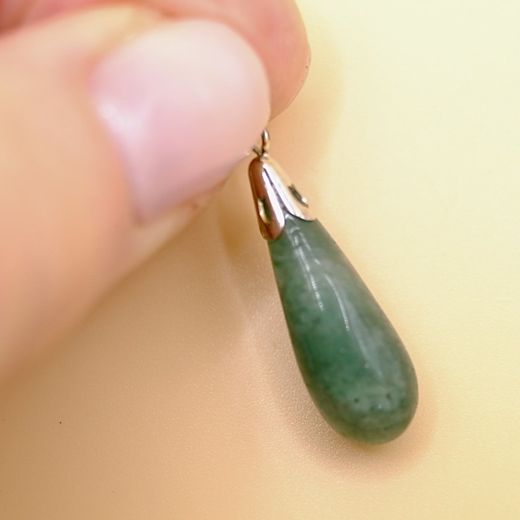 BVL1065-green-agate-drop-pendant-held.jpg