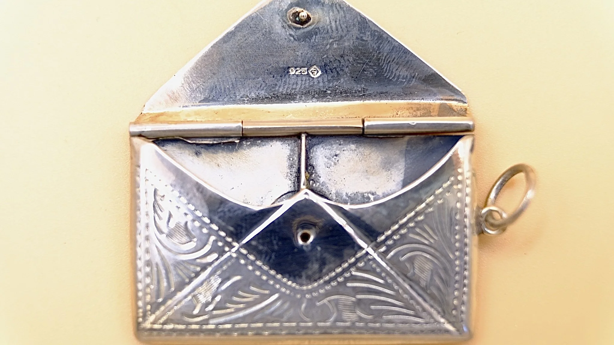BVL866-silver-stamp-holder-open.jpg