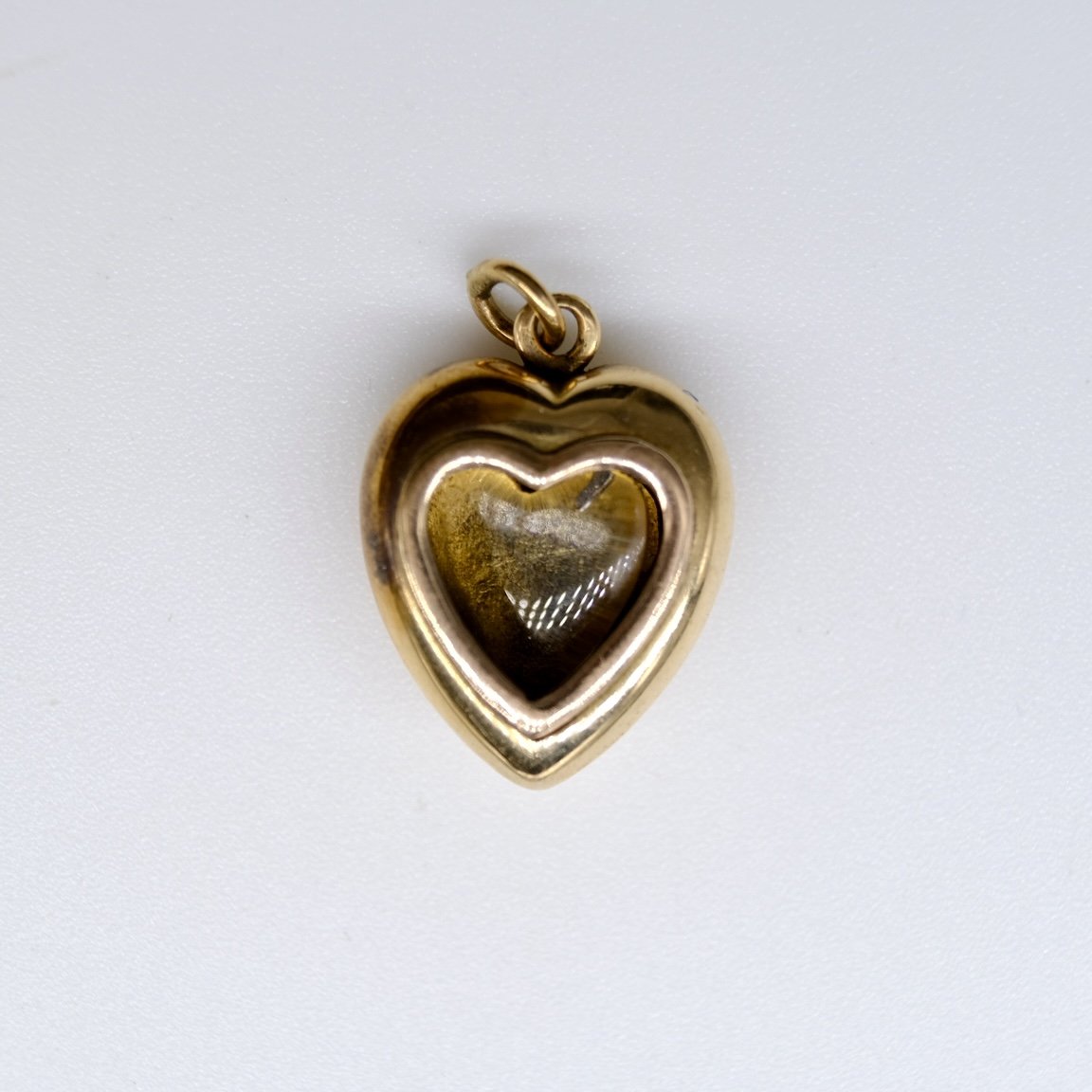 BVL779 9ct heart pearl locket back.jpg