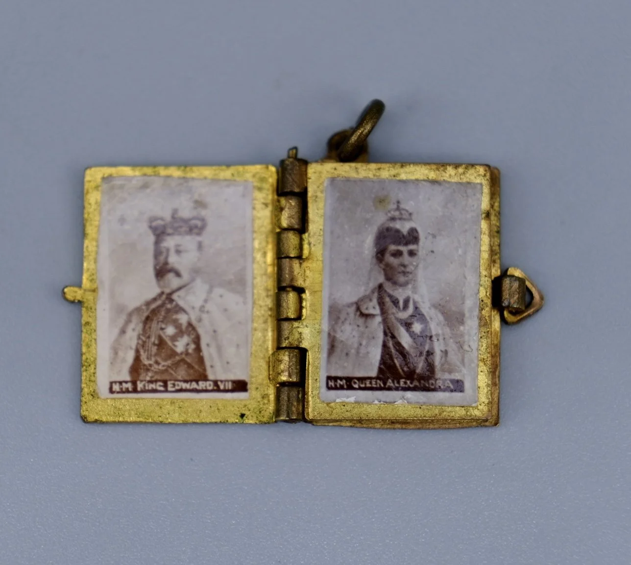 CC11 Edward VII 1902 souvenir book photos.jpg