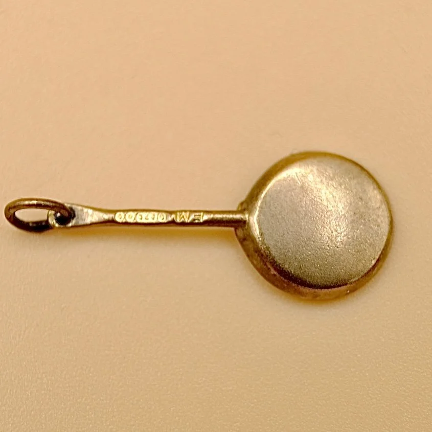 BVL1001-fried-egg-pan-charm-back.jpg