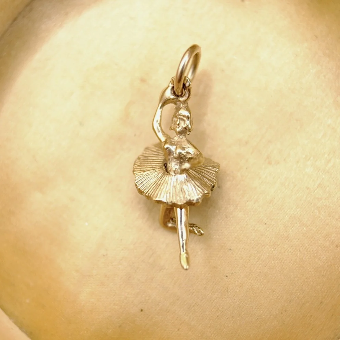 Vintage 9ct ballerina charm