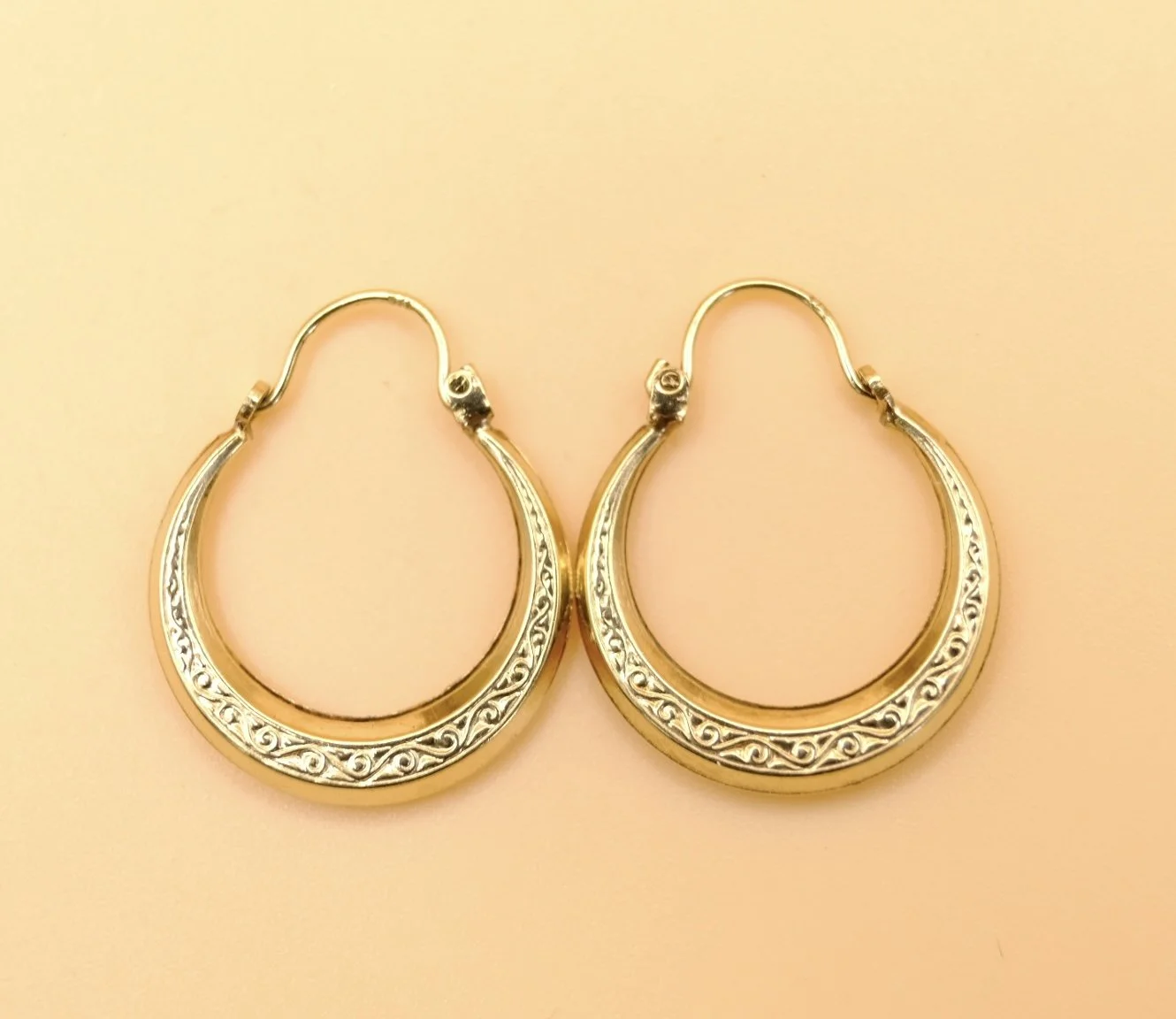 BVL1148-gold-engraved-hoop-earrings-back.jpg